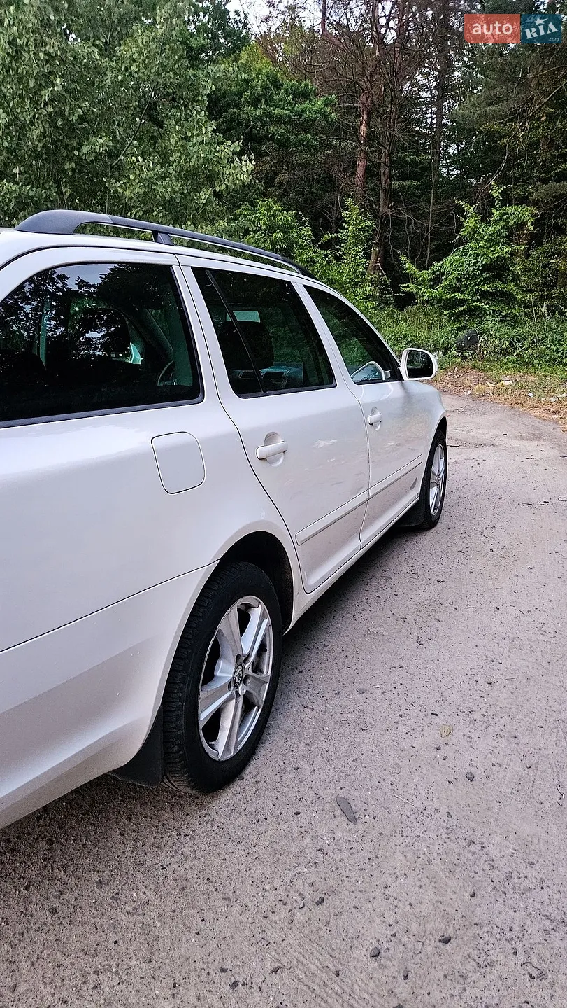2010 Skoda Octavia - мініатюра 32