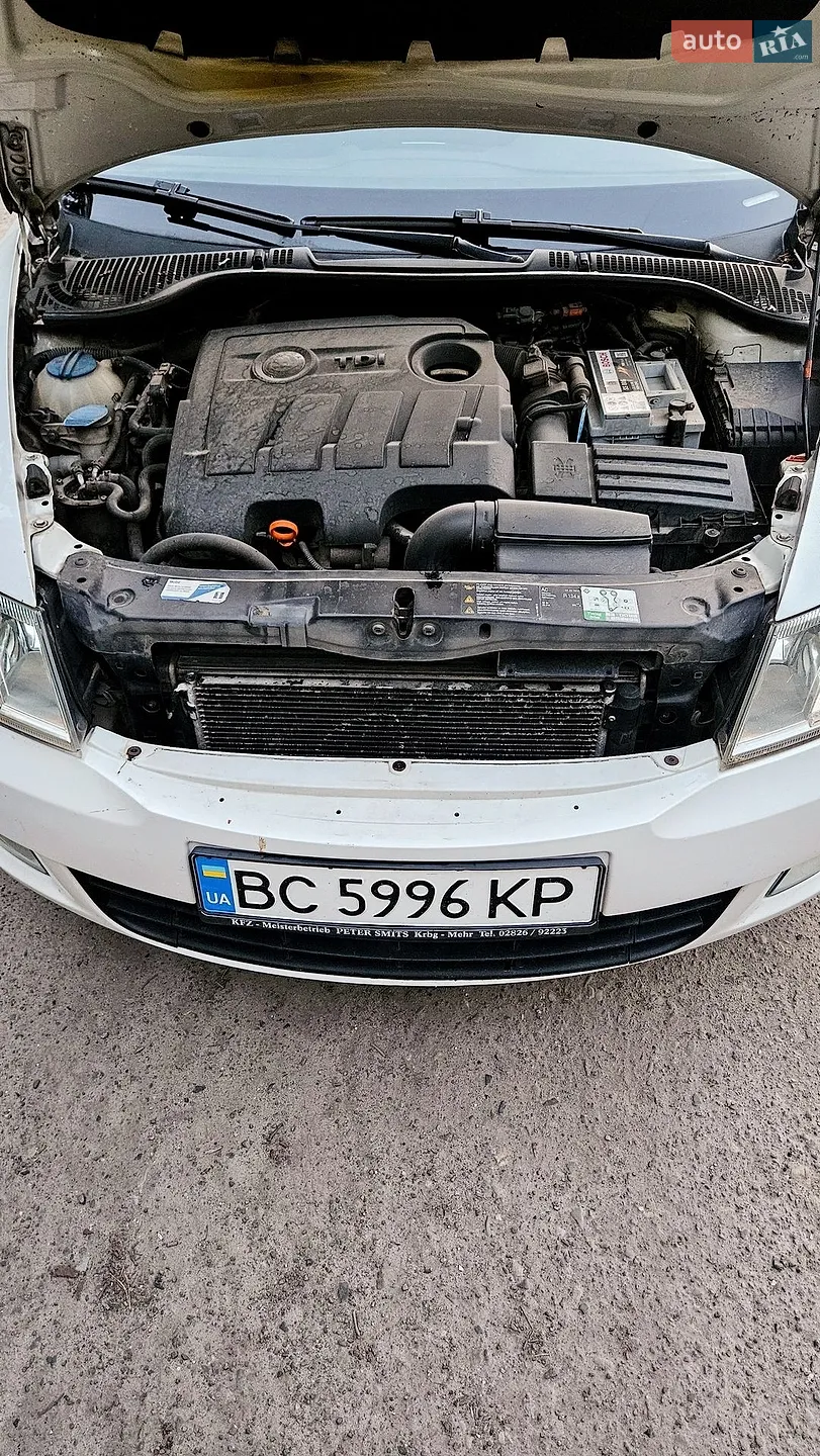 2010 Skoda Octavia - мініатюра 38