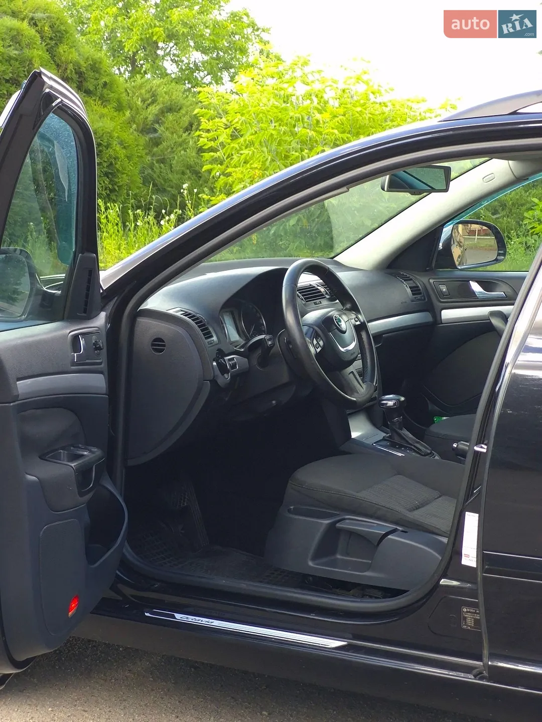 2010 Skoda Octavia - мініатюра 11