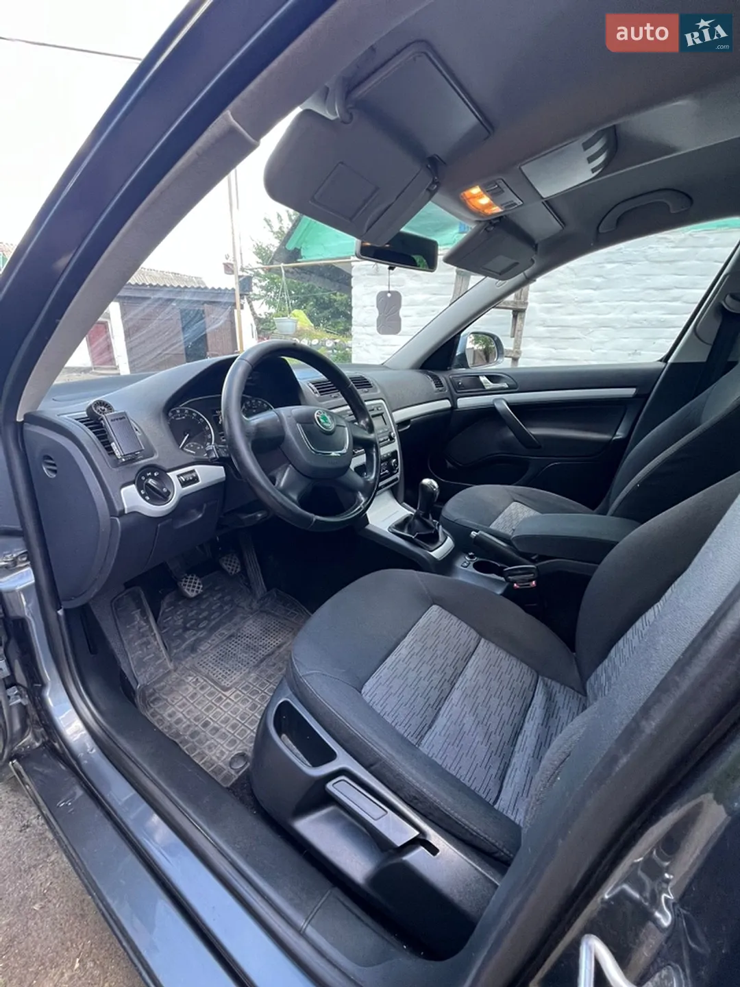 2010 Skoda Octavia - мініатюра 10