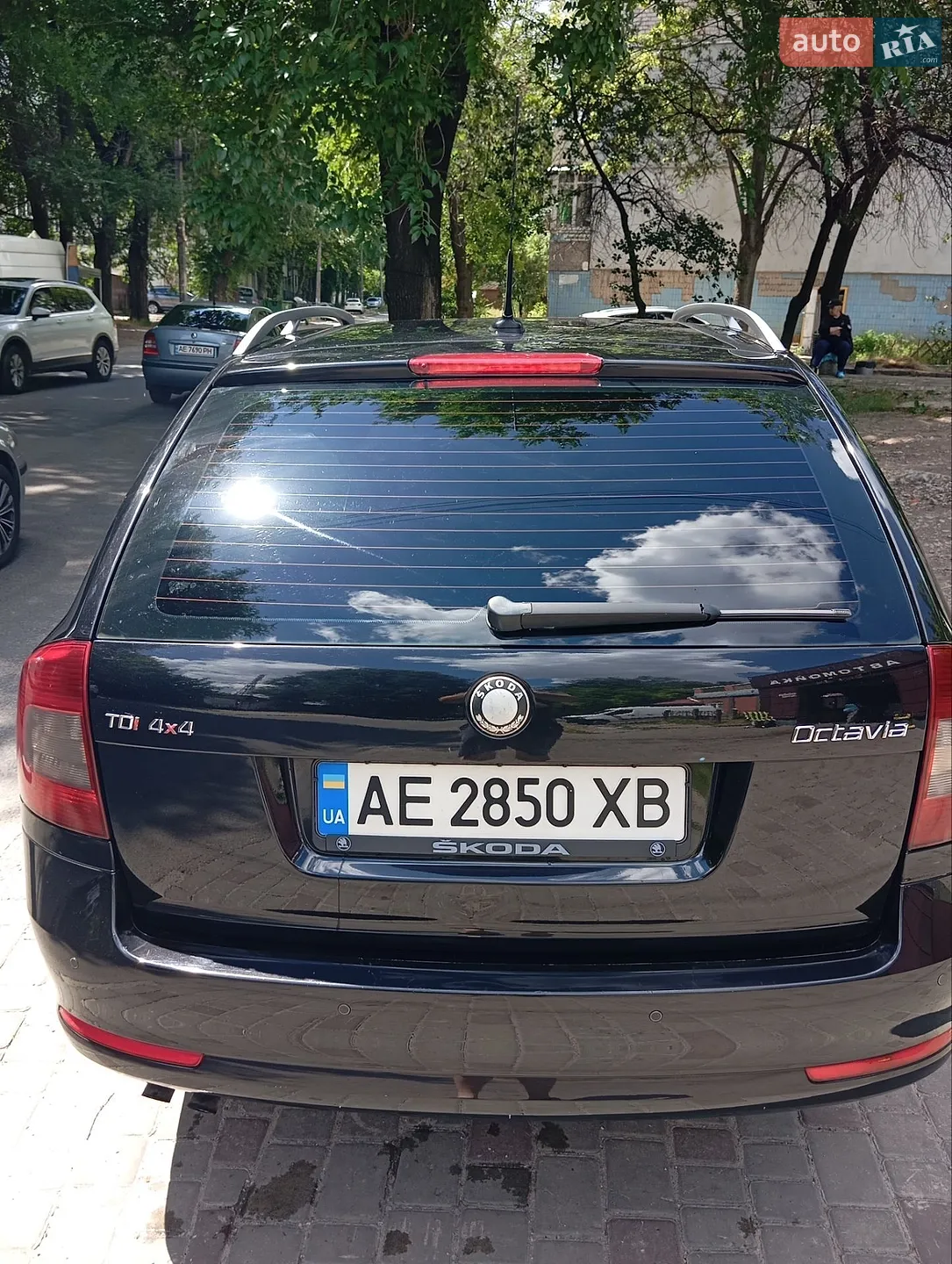 2010 Skoda Octavia - мініатюра 2