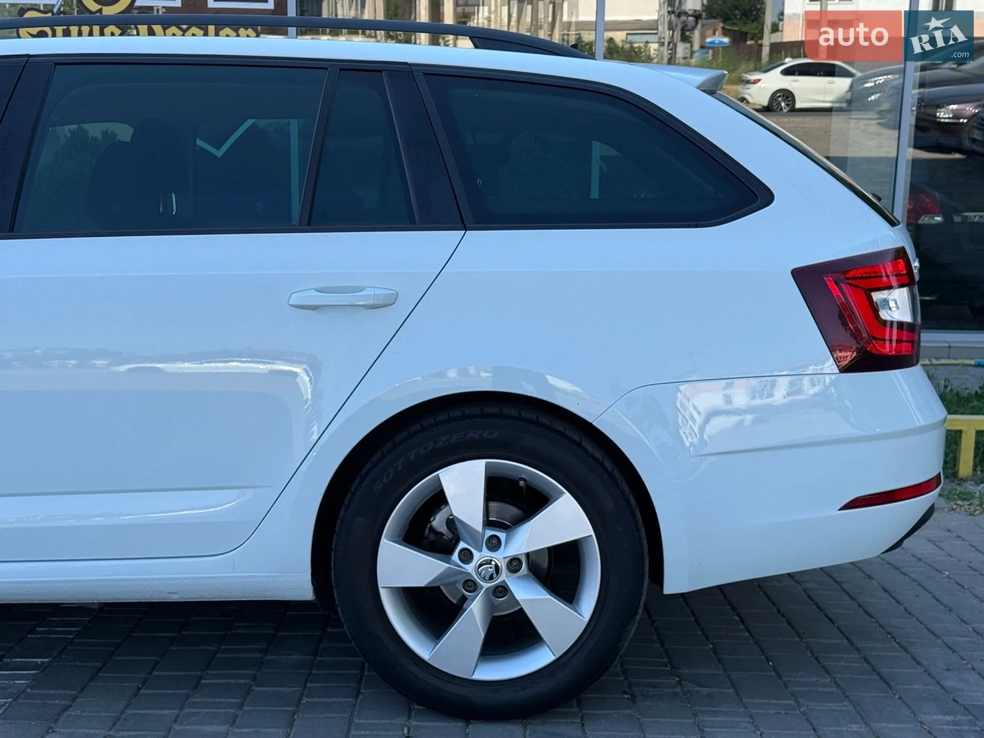 2017 Skoda Octavia - мініатюра 10