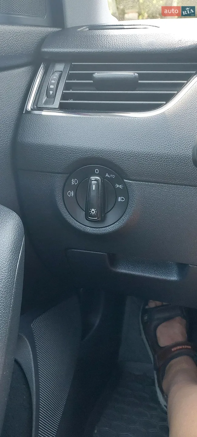 2017 Skoda Octavia - мініатюра 24