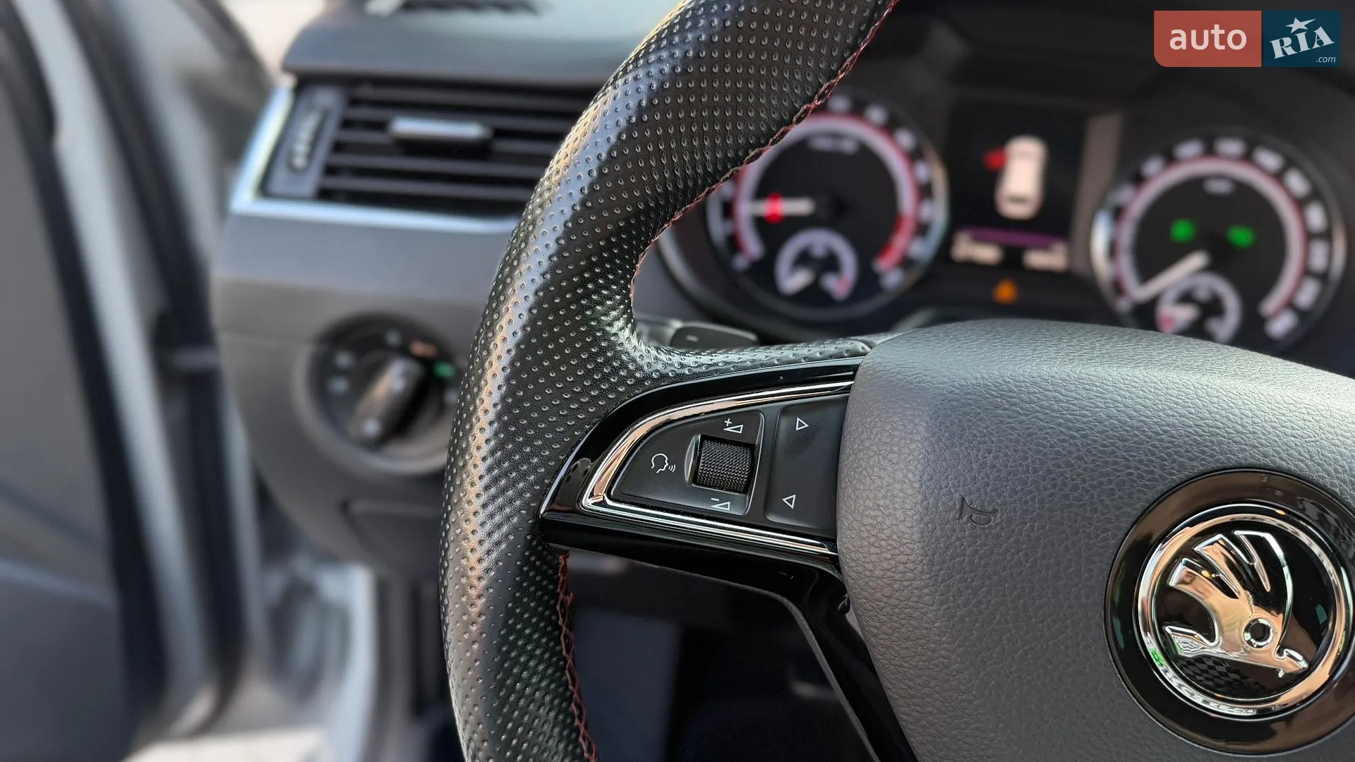 2019 Skoda Octavia - мініатюра 27
