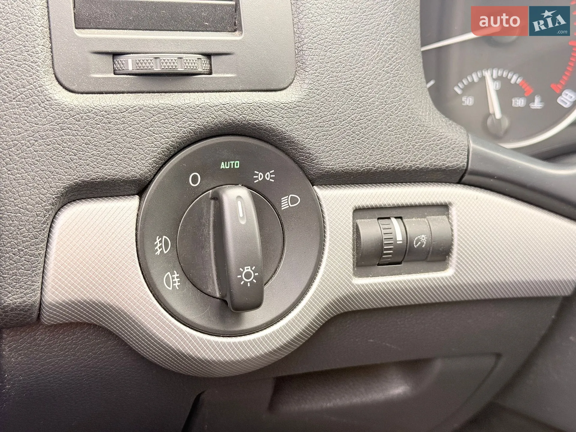 2010 Skoda Octavia - мініатюра 20