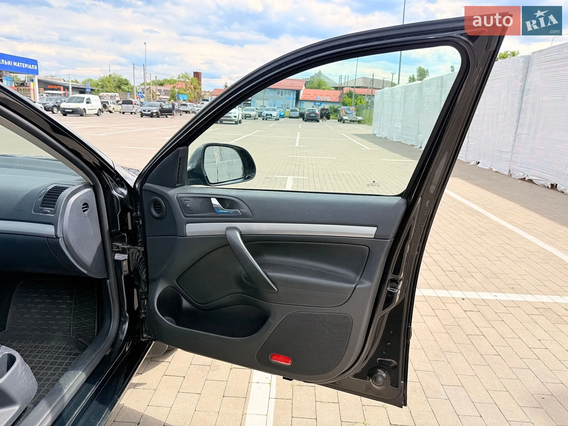 2010 Skoda Octavia - мініатюра 51
