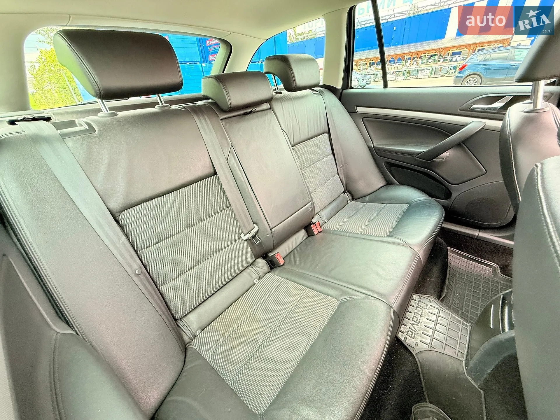 2010 Skoda Octavia - мініатюра 53