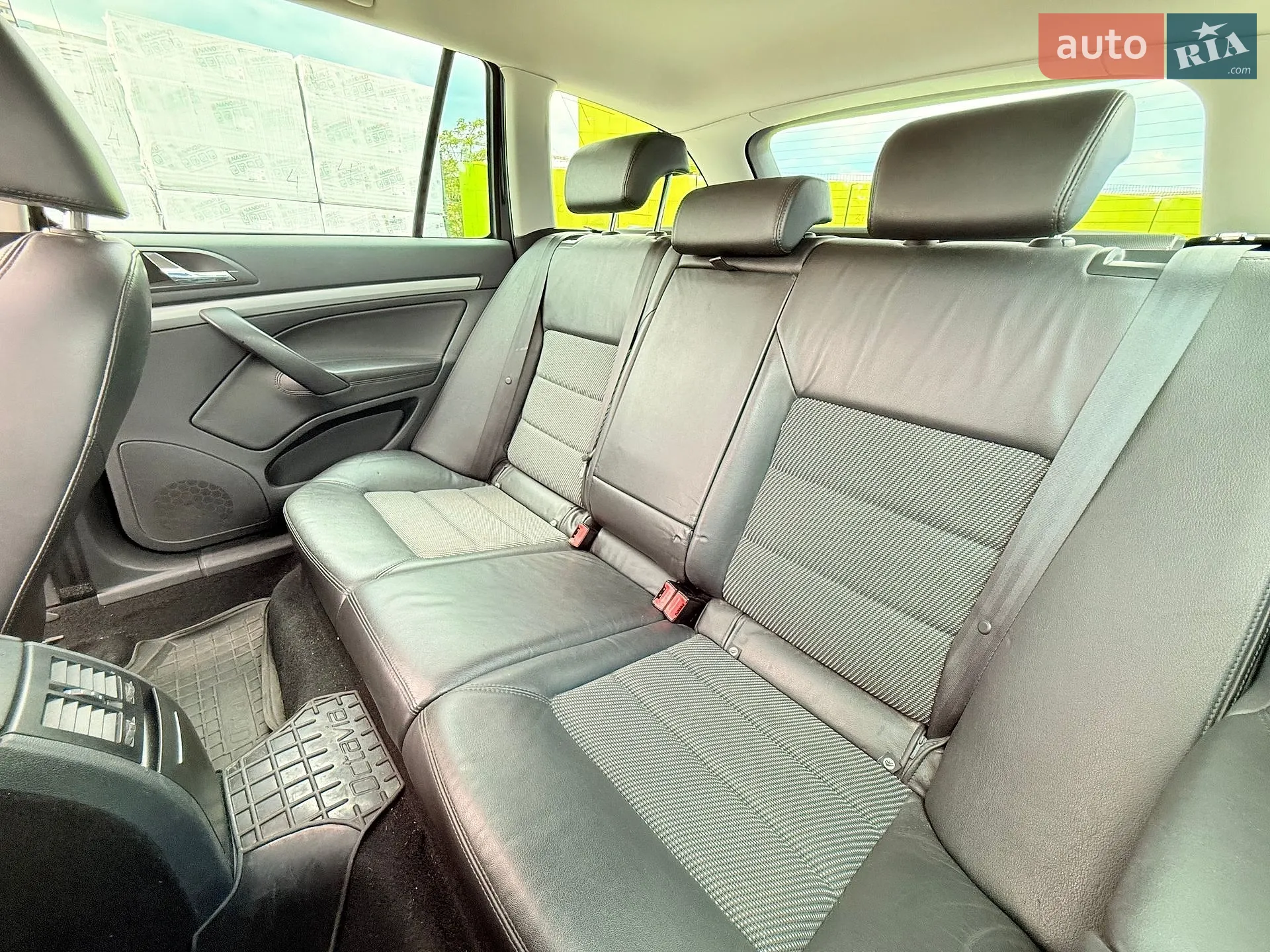 2010 Skoda Octavia - мініатюра 56