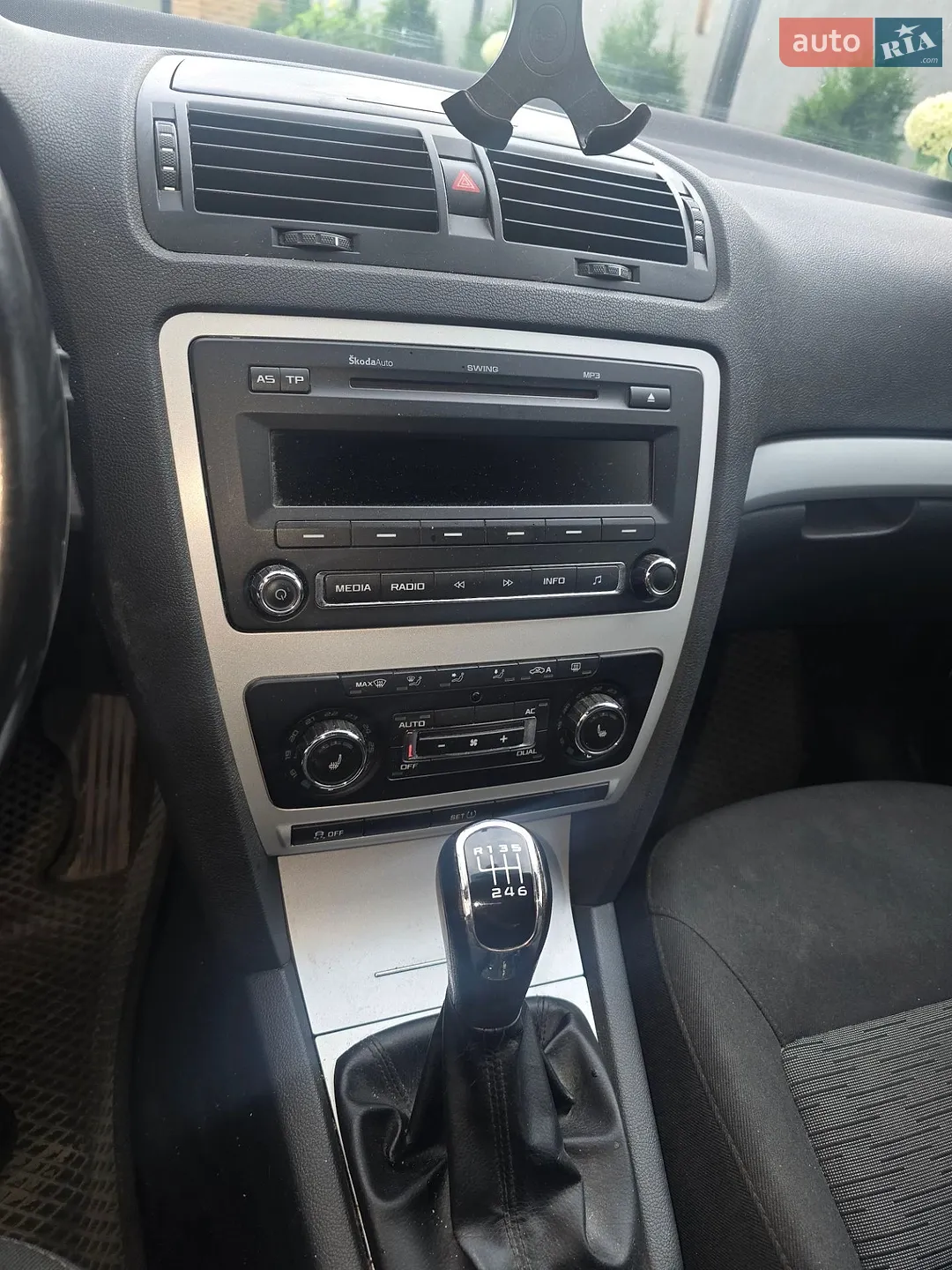 2010 Skoda Octavia - мініатюра 4