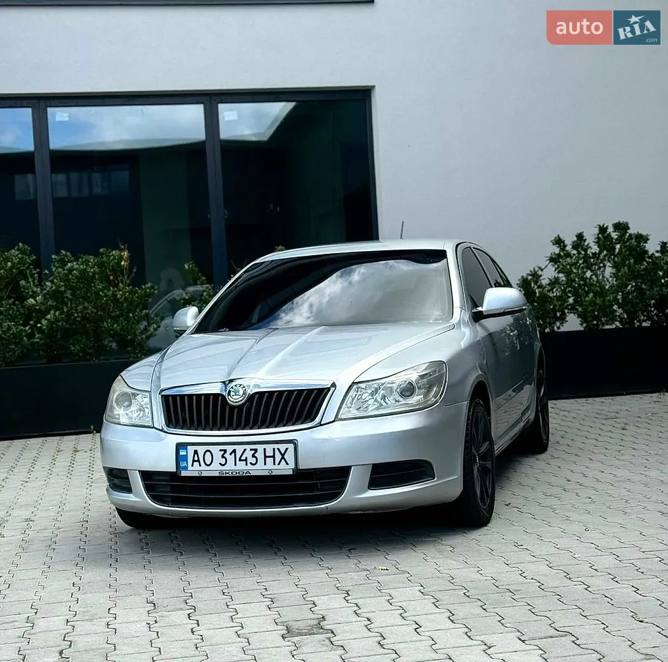 2010 Skoda Octavia - мініатюра 12