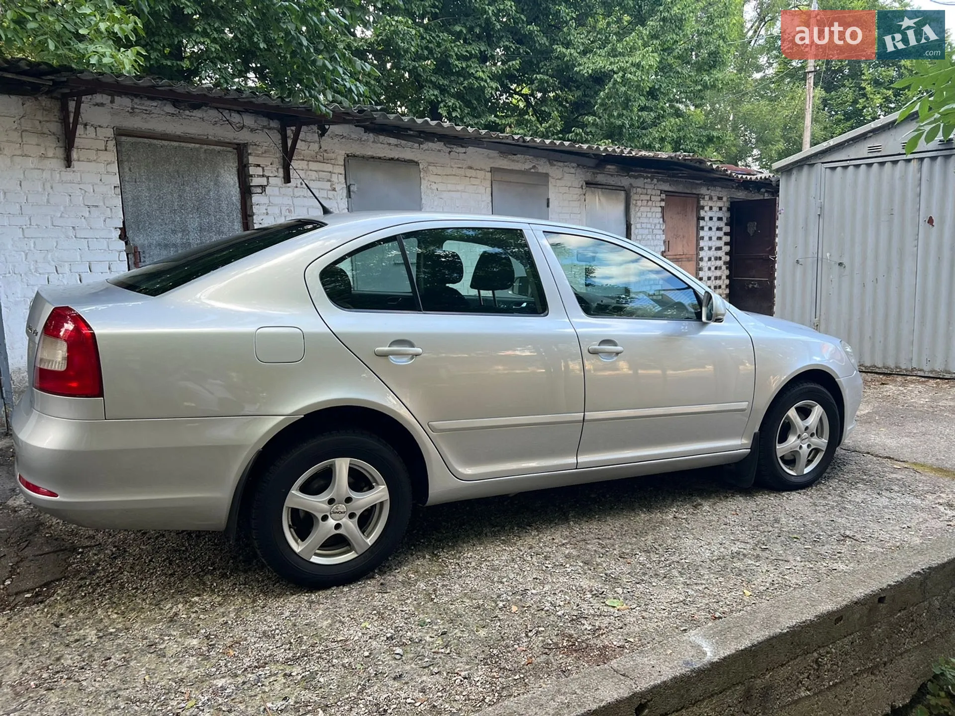 2010 Skoda Octavia - мініатюра 2