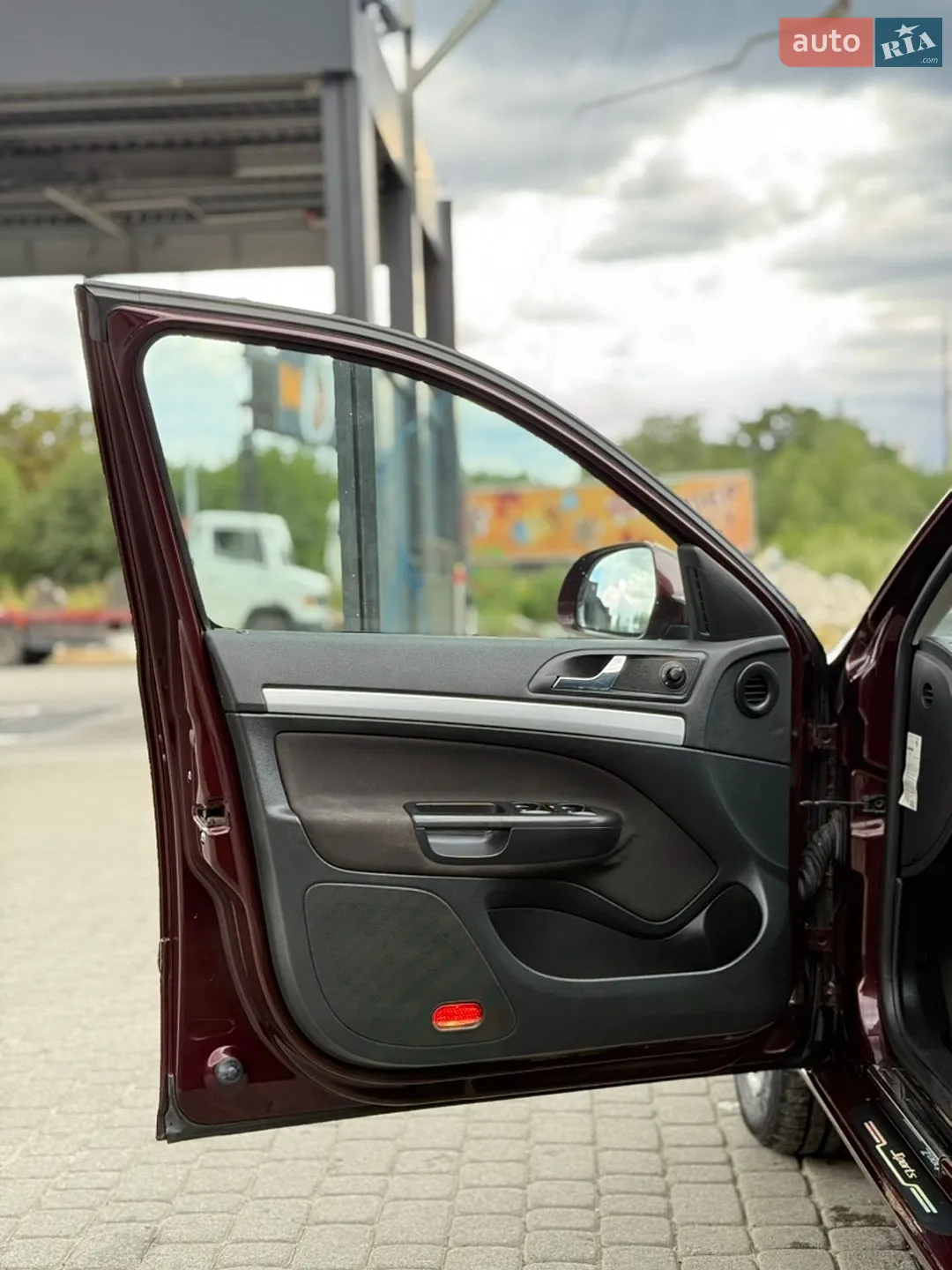 2010 Skoda Octavia - мініатюра 12