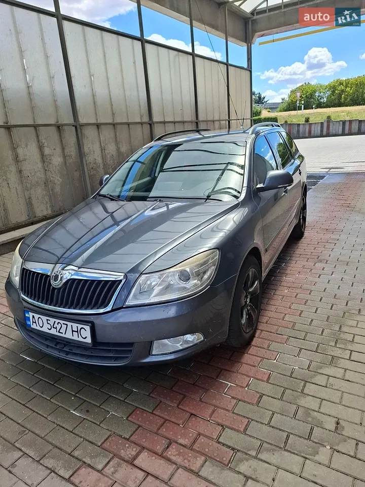 2010 Skoda Octavia - мініатюра 13