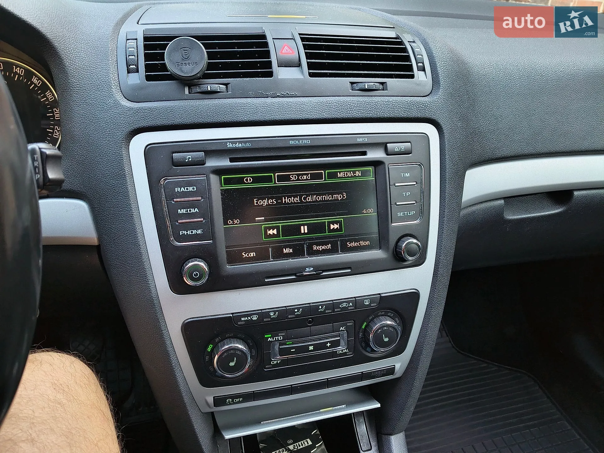 2011 Skoda Octavia - мініатюра 8