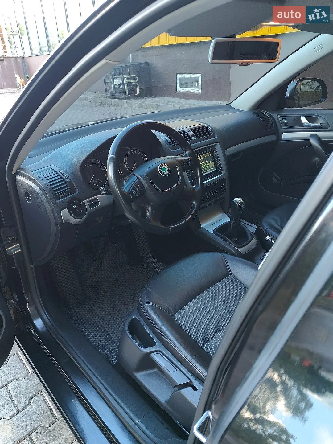 2010 Skoda Octavia - мініатюра 22