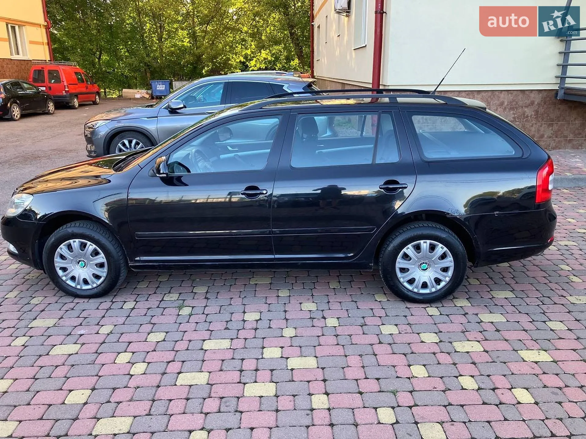 2010 Skoda Octavia - мініатюра 2