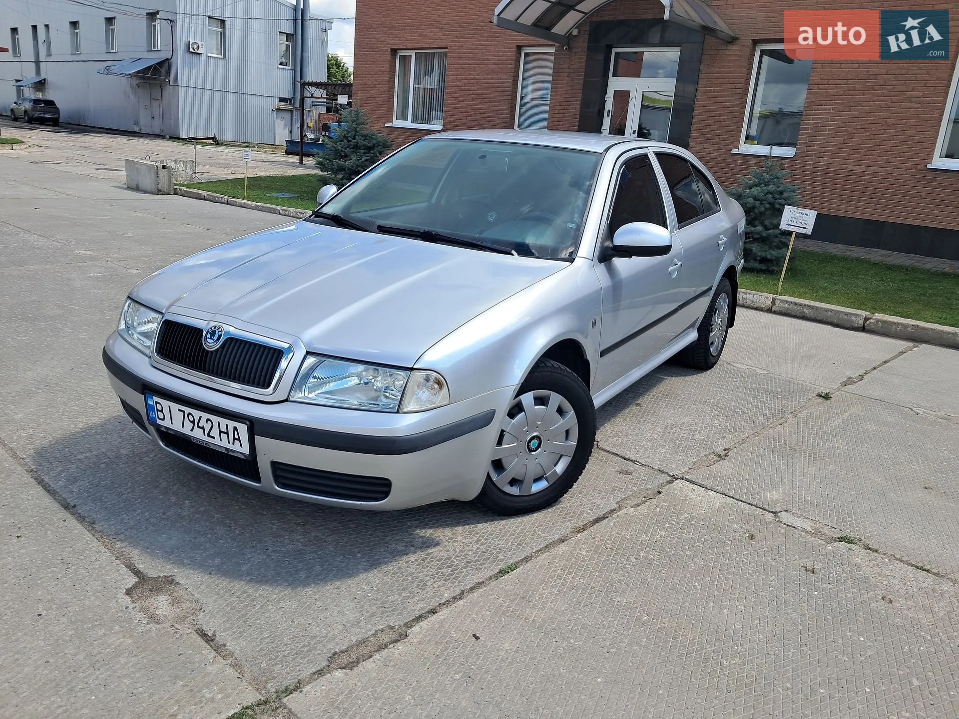 2010 Skoda Octavia - мініатюра 2