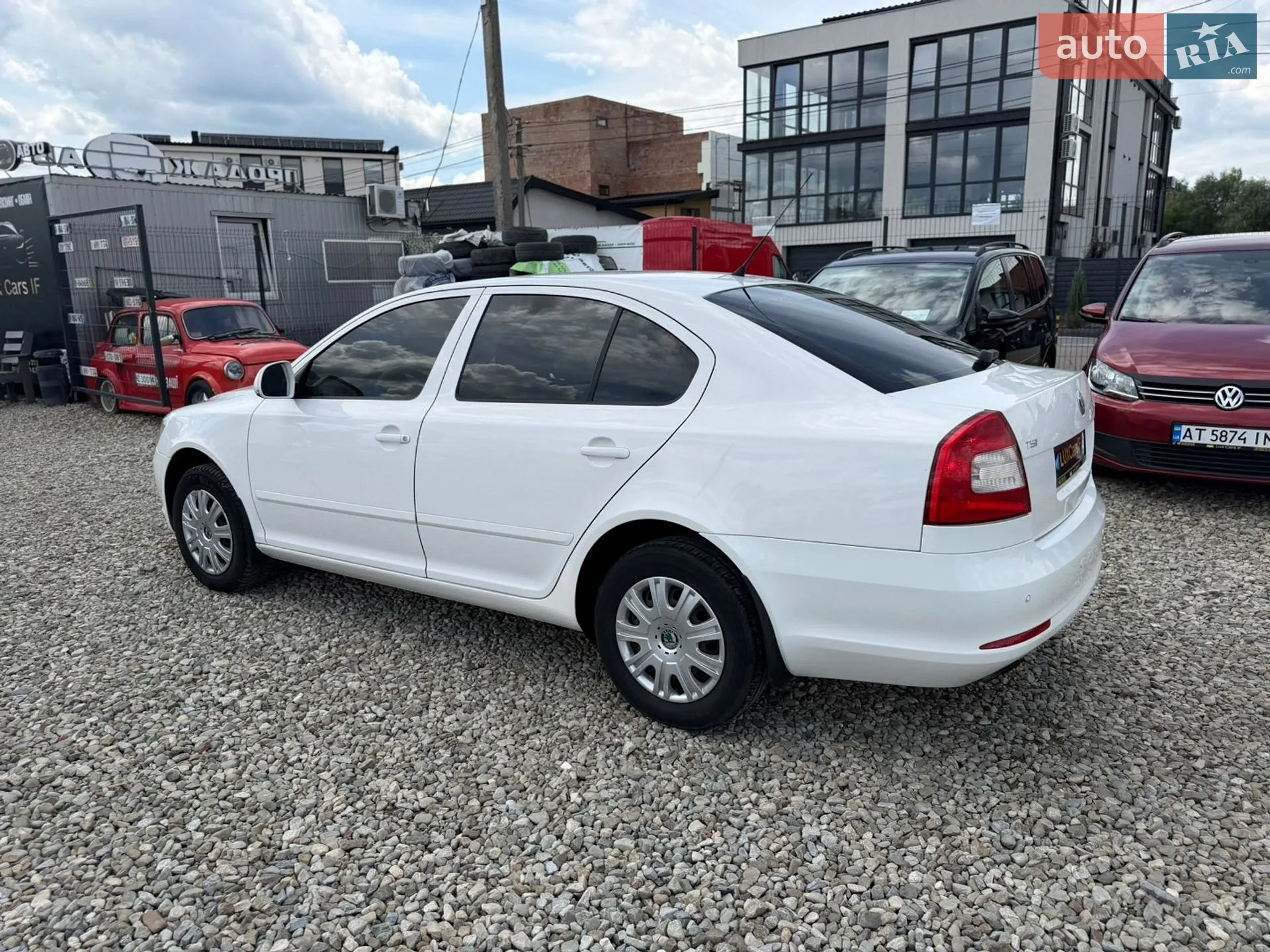 2010 Skoda Octavia - мініатюра 13