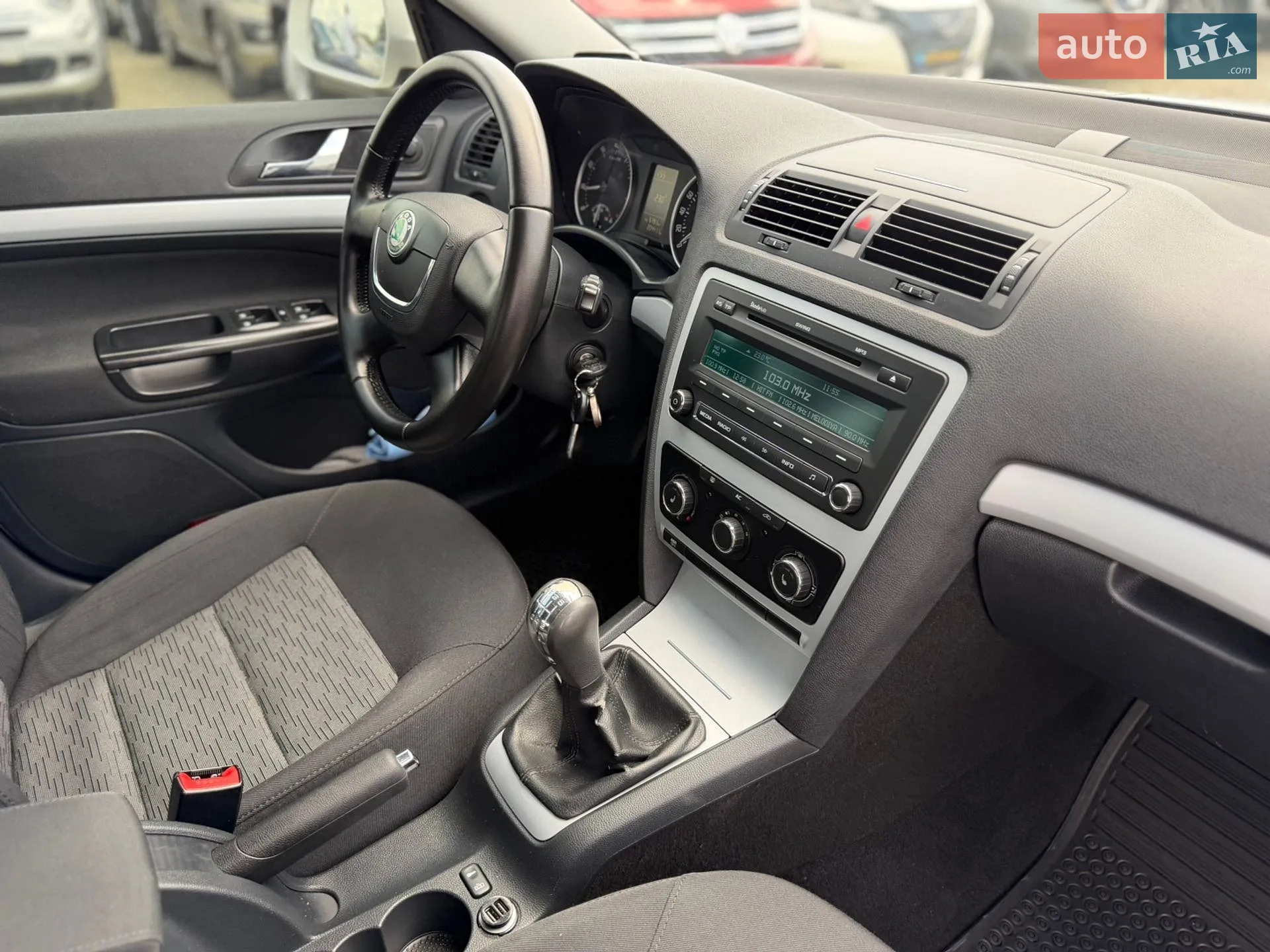 2010 Skoda Octavia - мініатюра 32