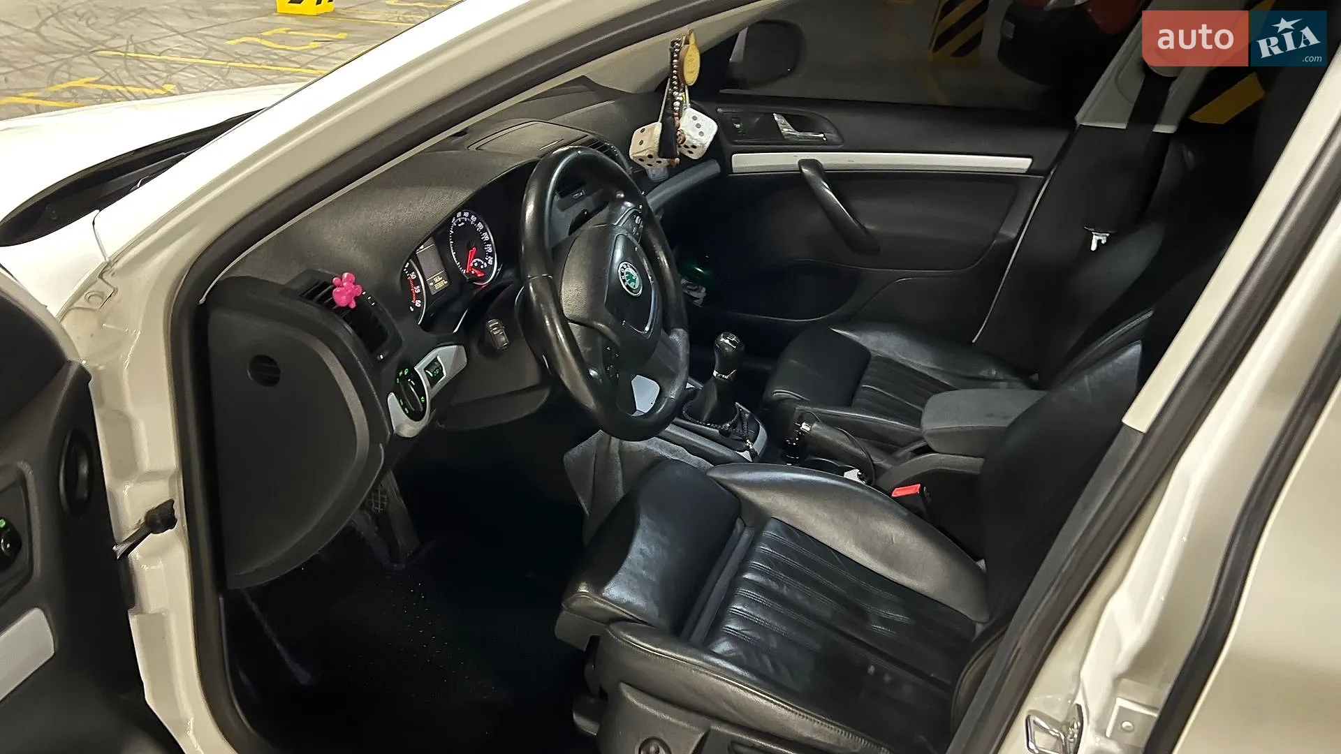 2010 Skoda Octavia - мініатюра 16