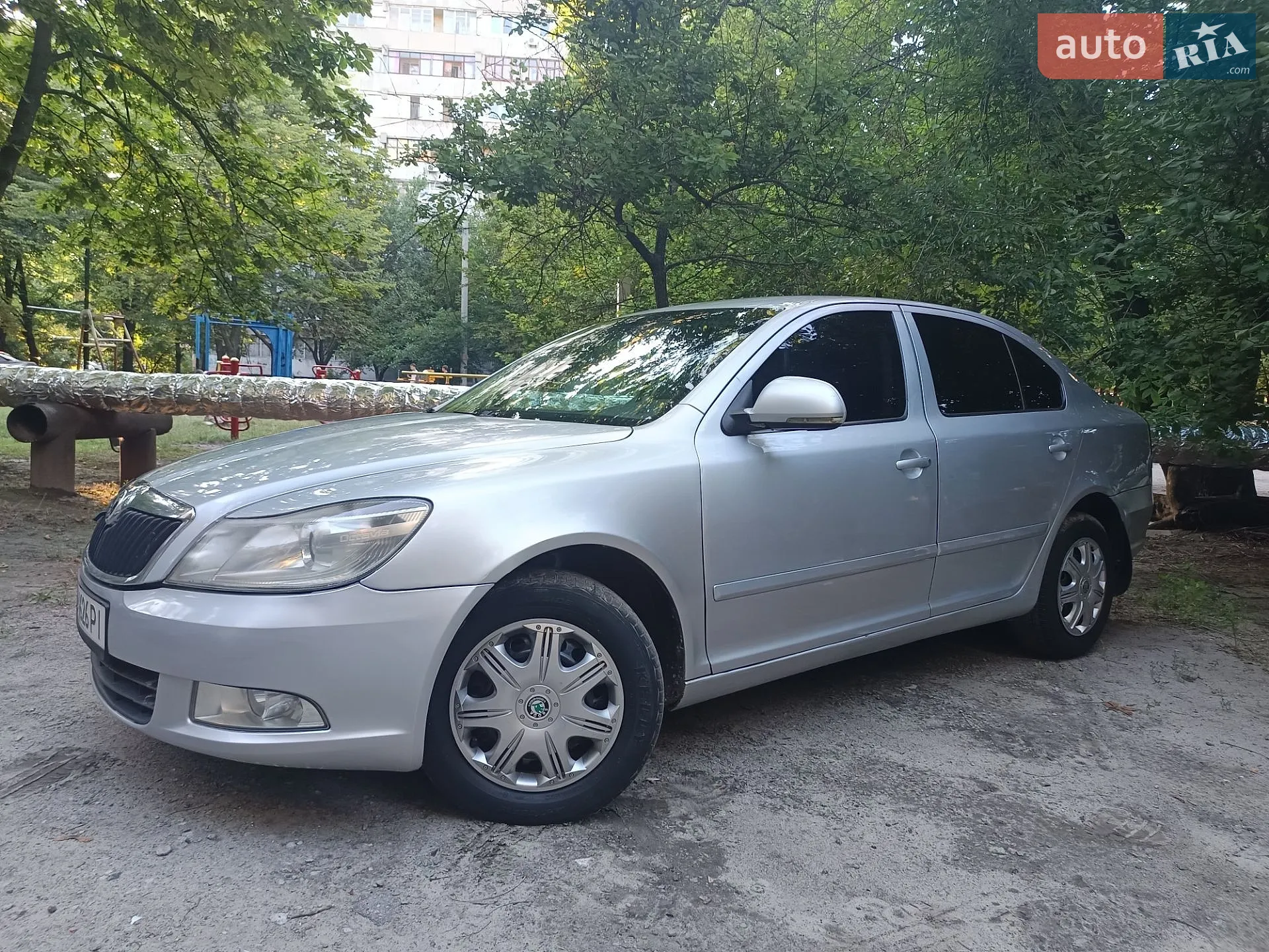 2010 Skoda Octavia - мініатюра 2