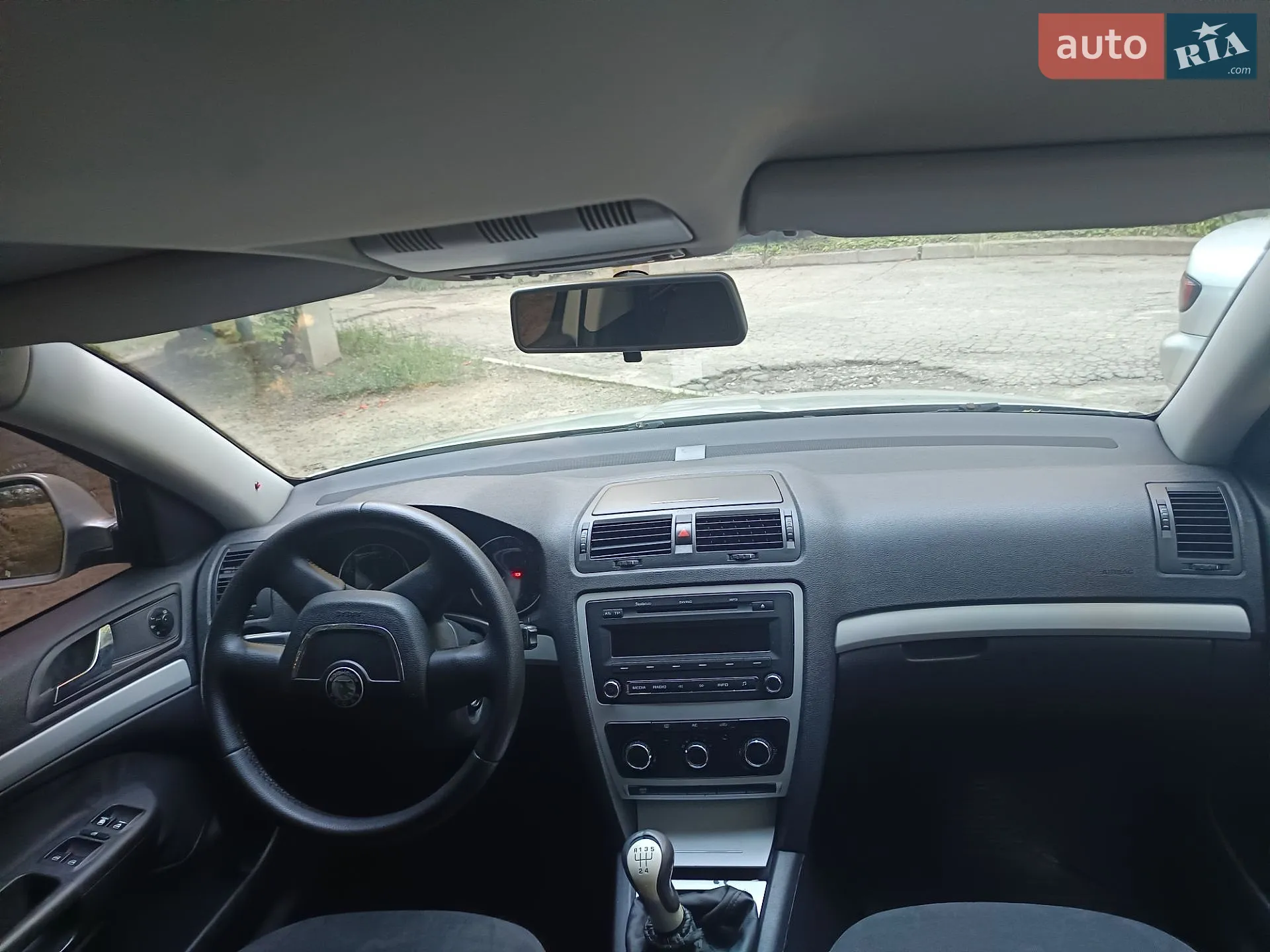 2010 Skoda Octavia - мініатюра 15