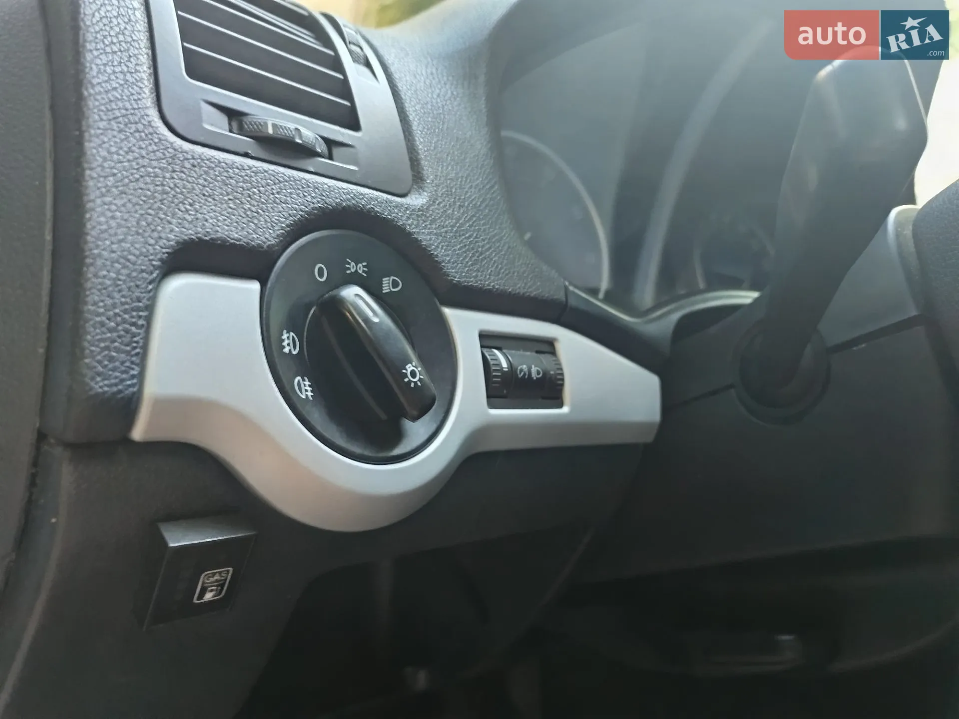2010 Skoda Octavia - мініатюра 18