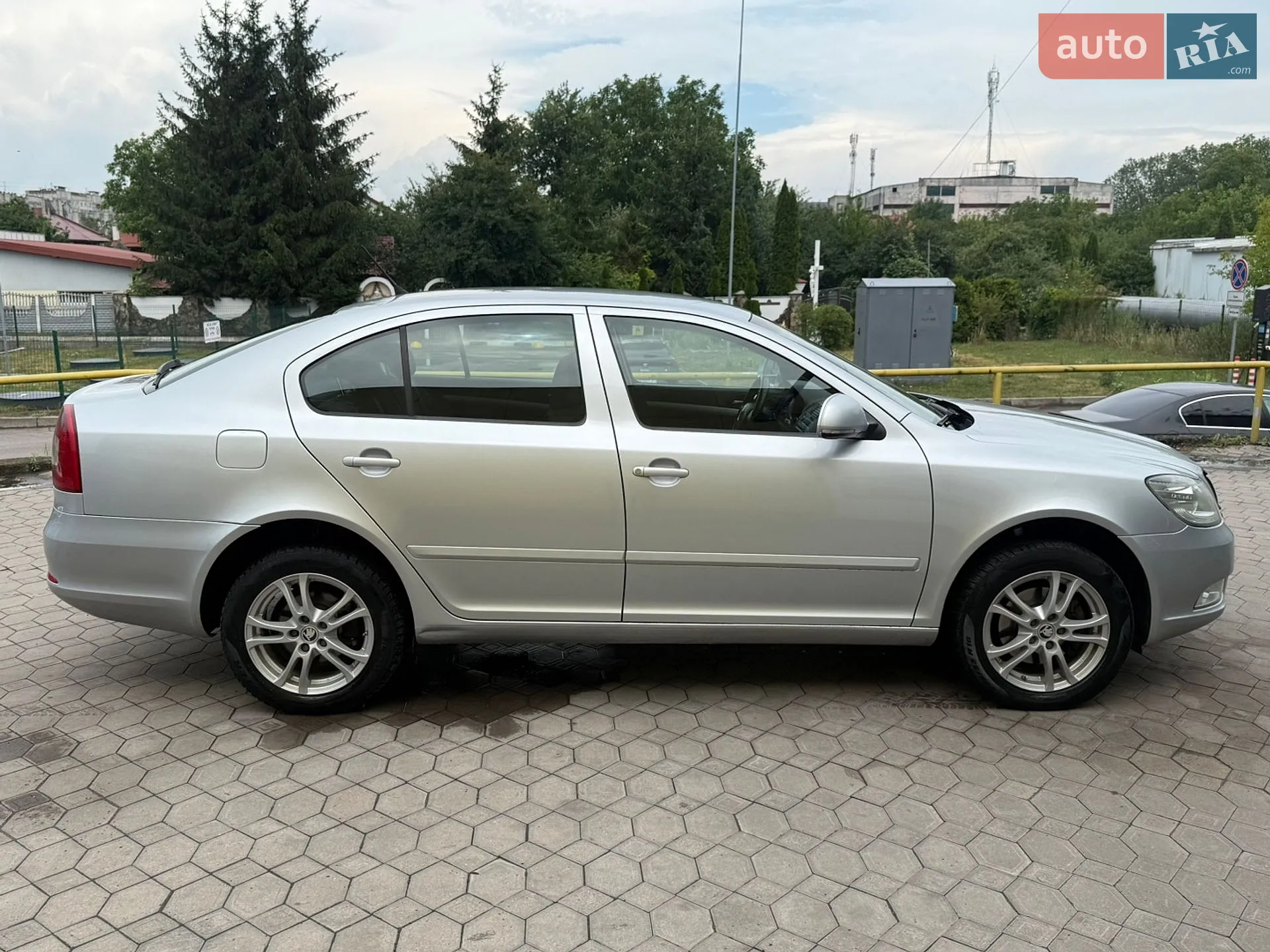 2011 Skoda Octavia - мініатюра 12