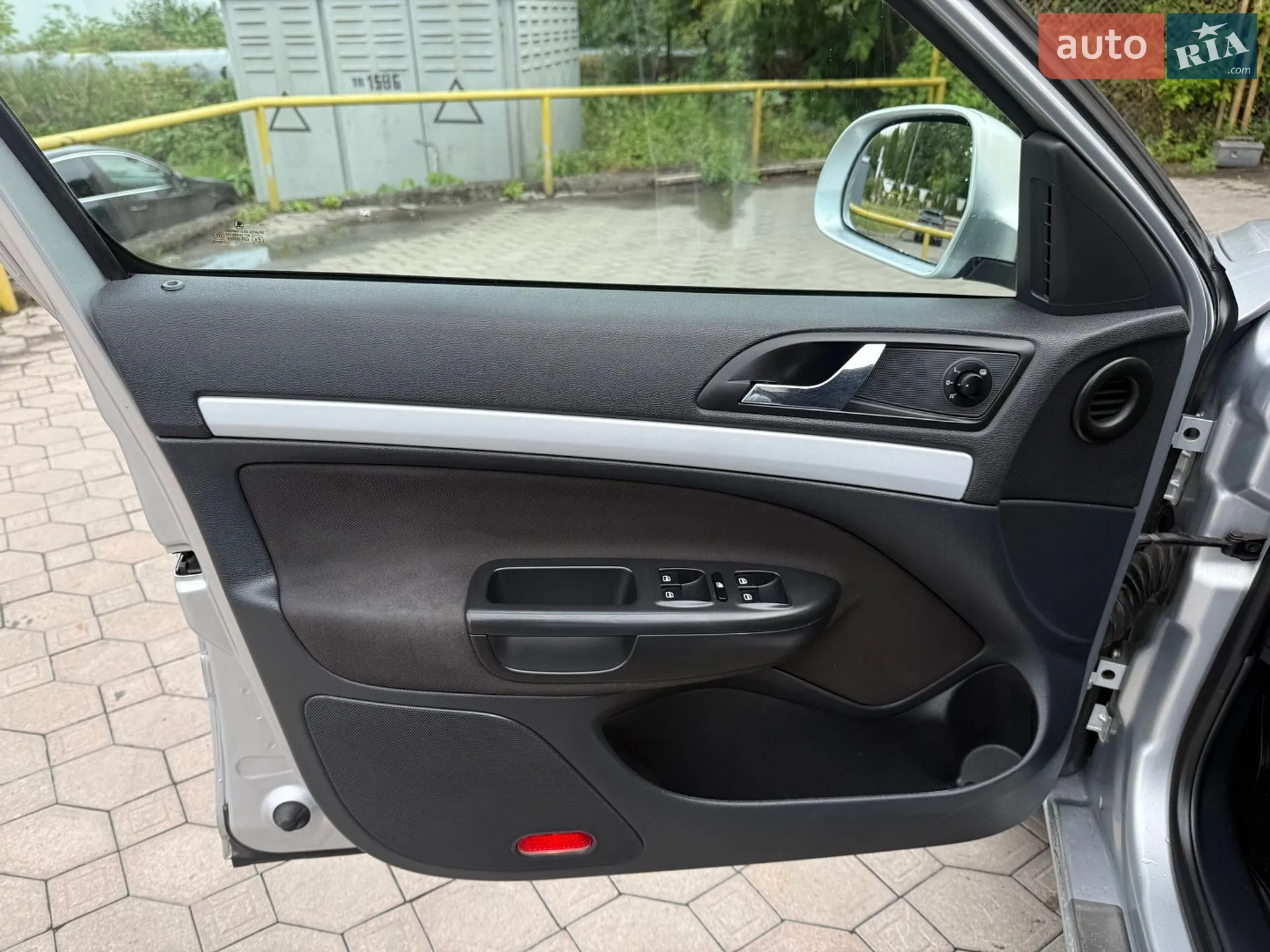 2011 Skoda Octavia - мініатюра 24