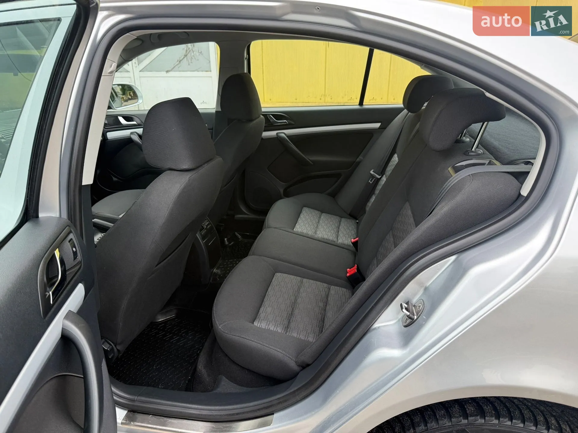 2011 Skoda Octavia - мініатюра 30
