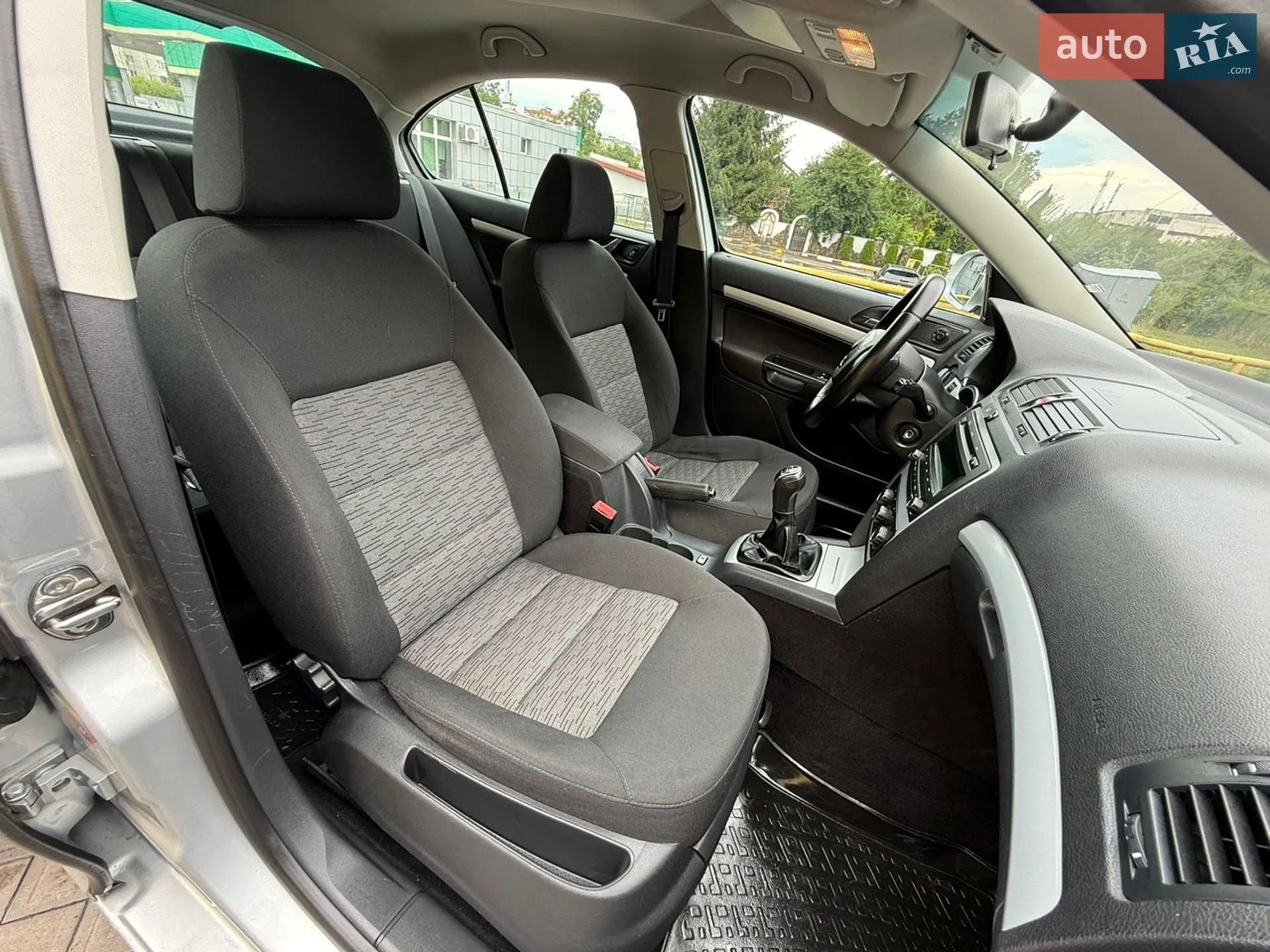 2011 Skoda Octavia - мініатюра 40