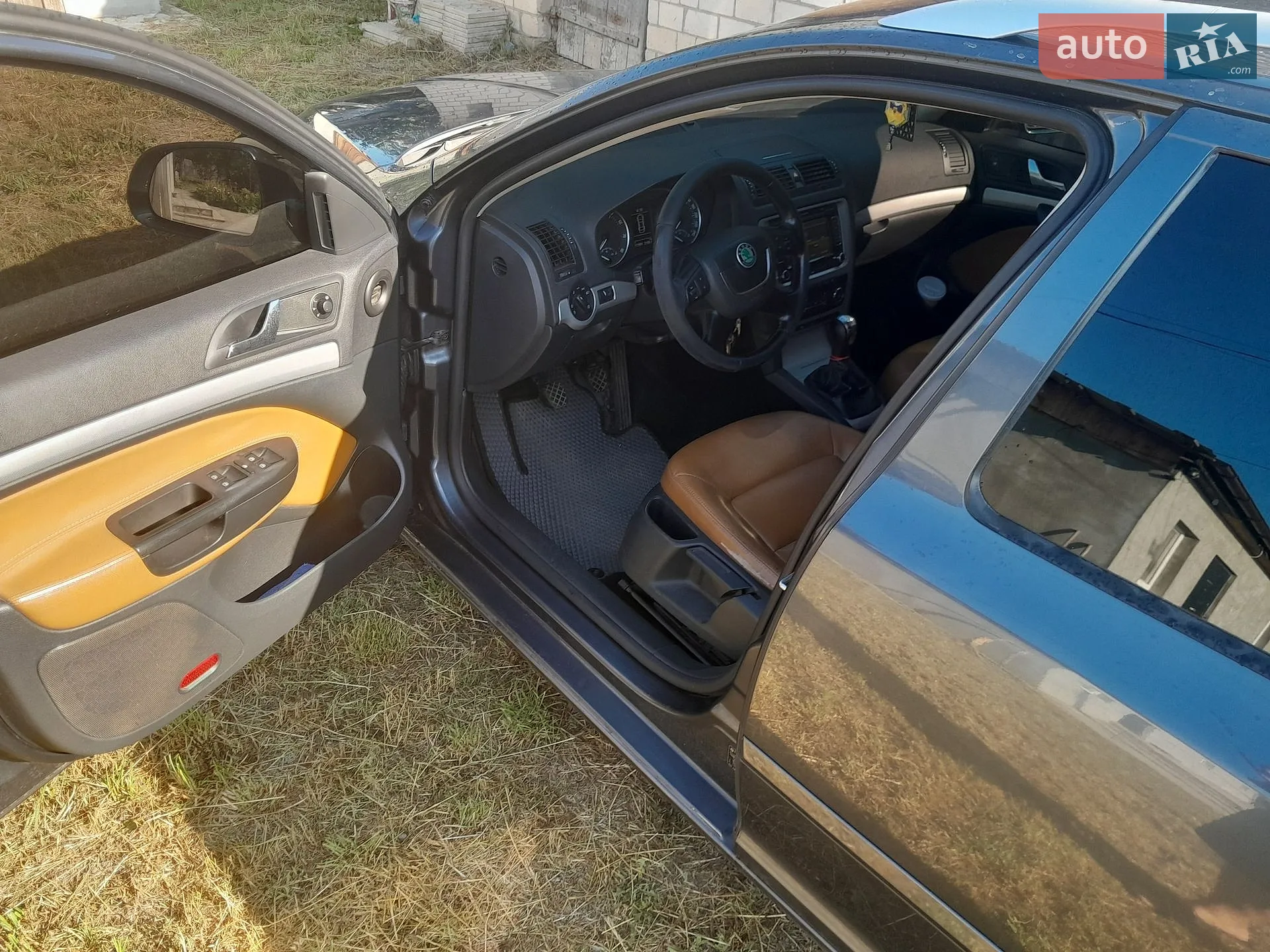 2010 Skoda Octavia - мініатюра 5