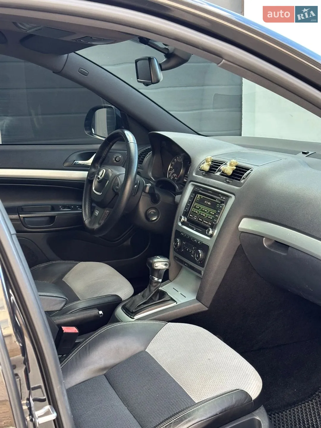 2010 Skoda Octavia - мініатюра 22