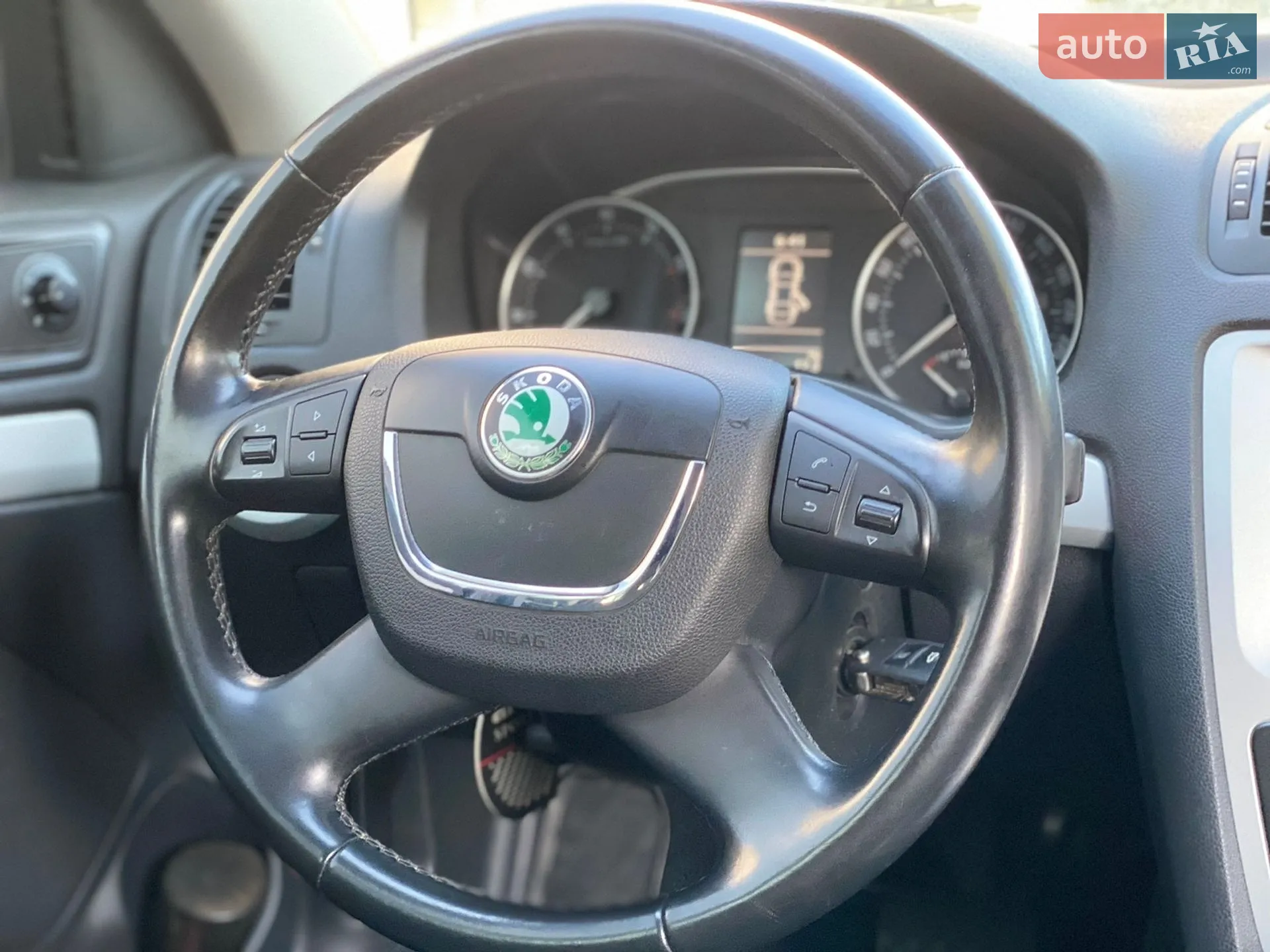 2010 Skoda Octavia - мініатюра 27