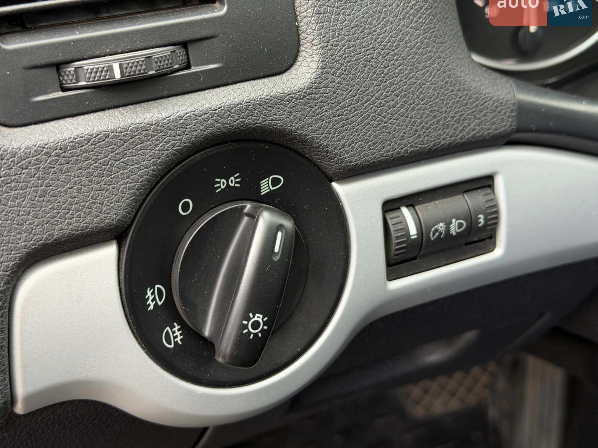 2011 Skoda Octavia - мініатюра 12