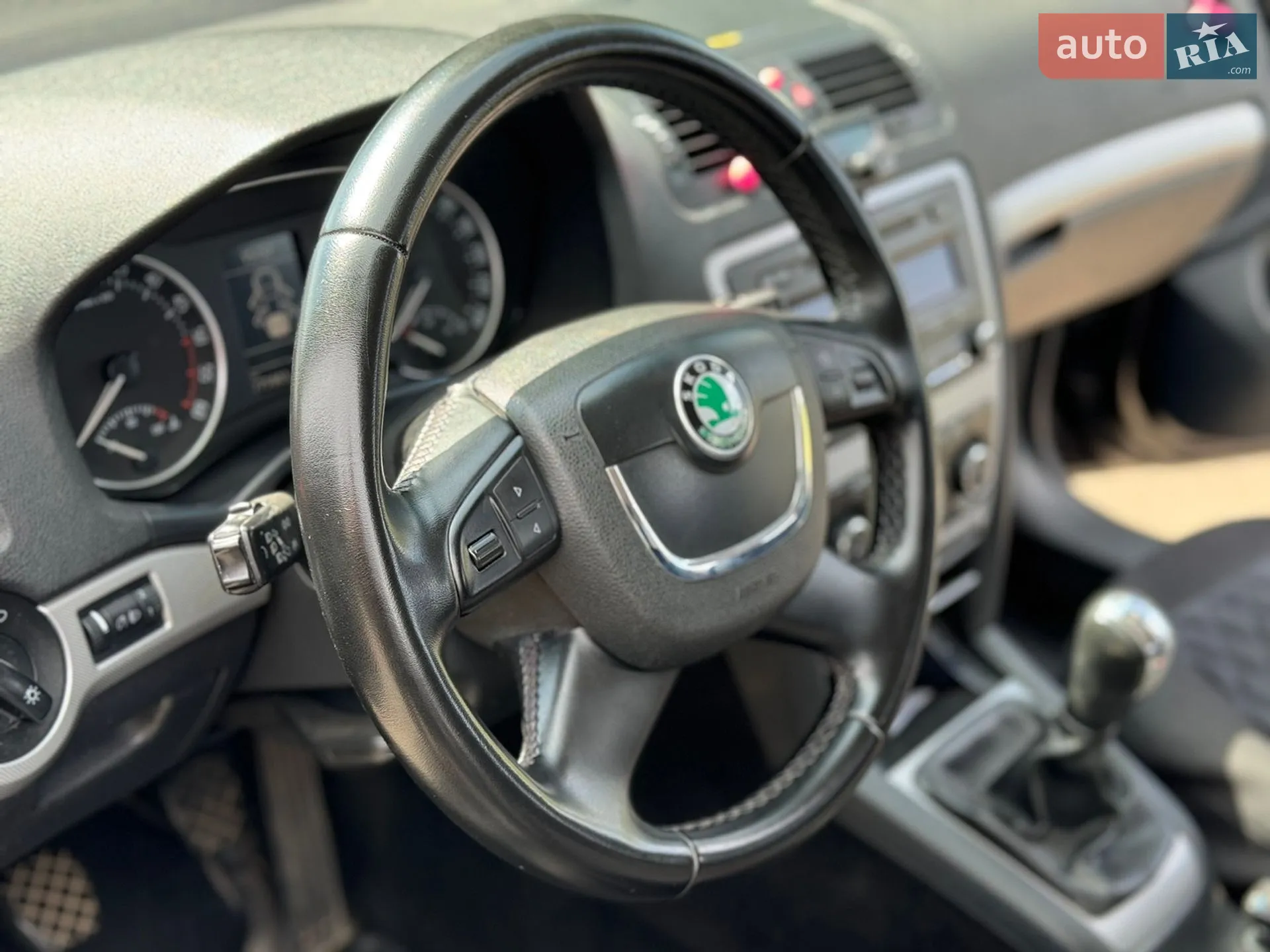 2010 Skoda Octavia - мініатюра 5