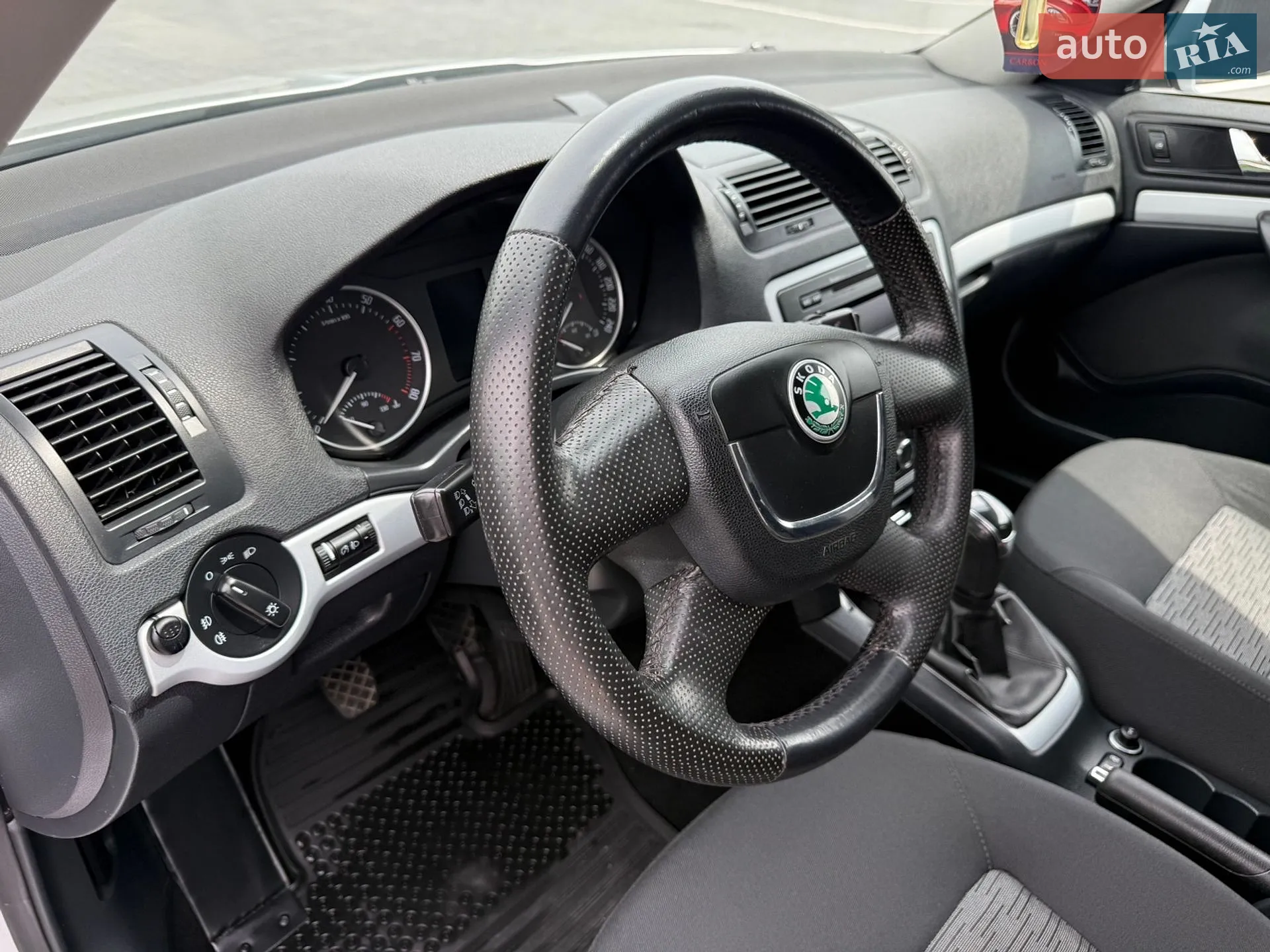 2011 Skoda Octavia - мініатюра 17