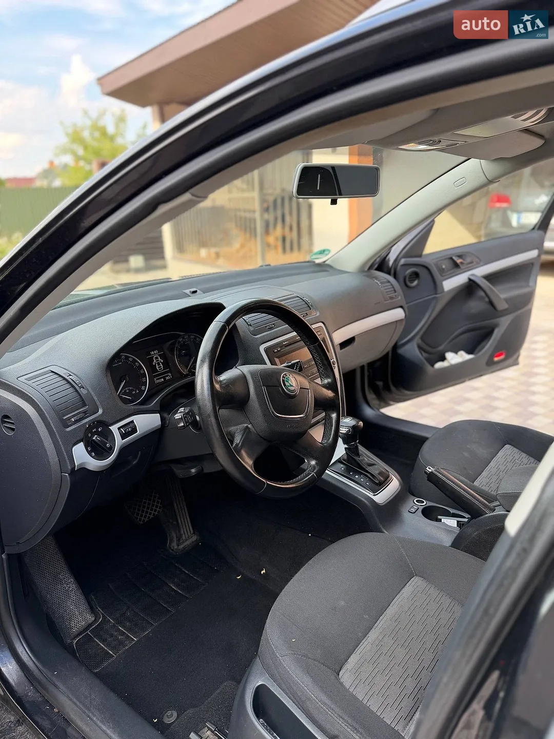 2010 Skoda Octavia - мініатюра 17