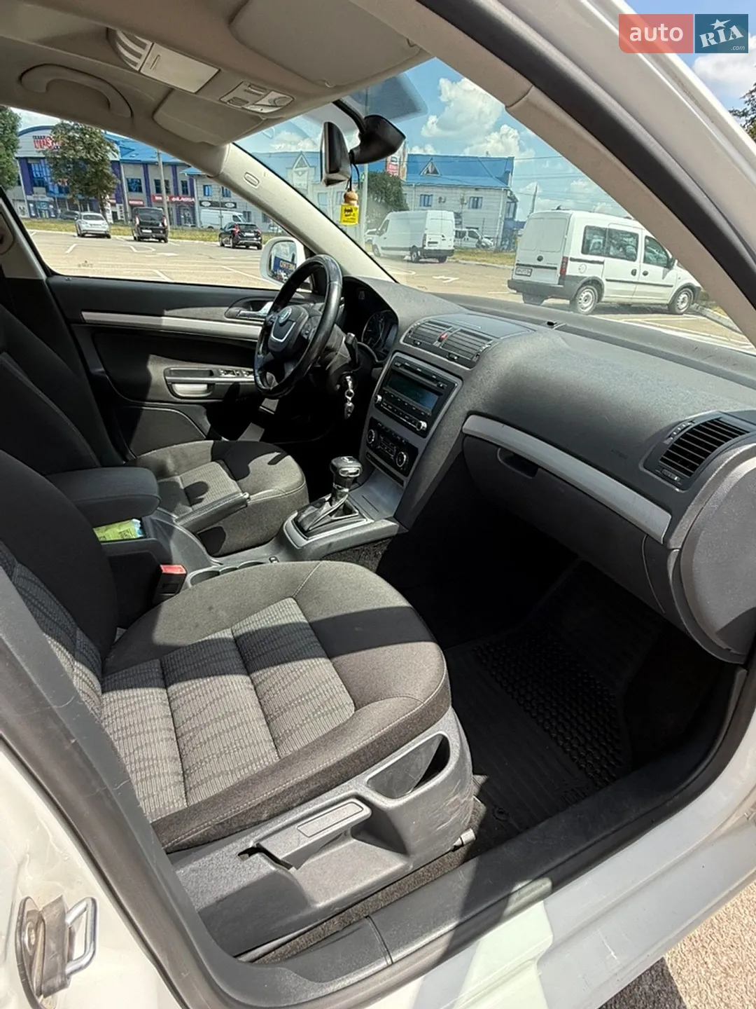 2011 Skoda Octavia - мініатюра 15