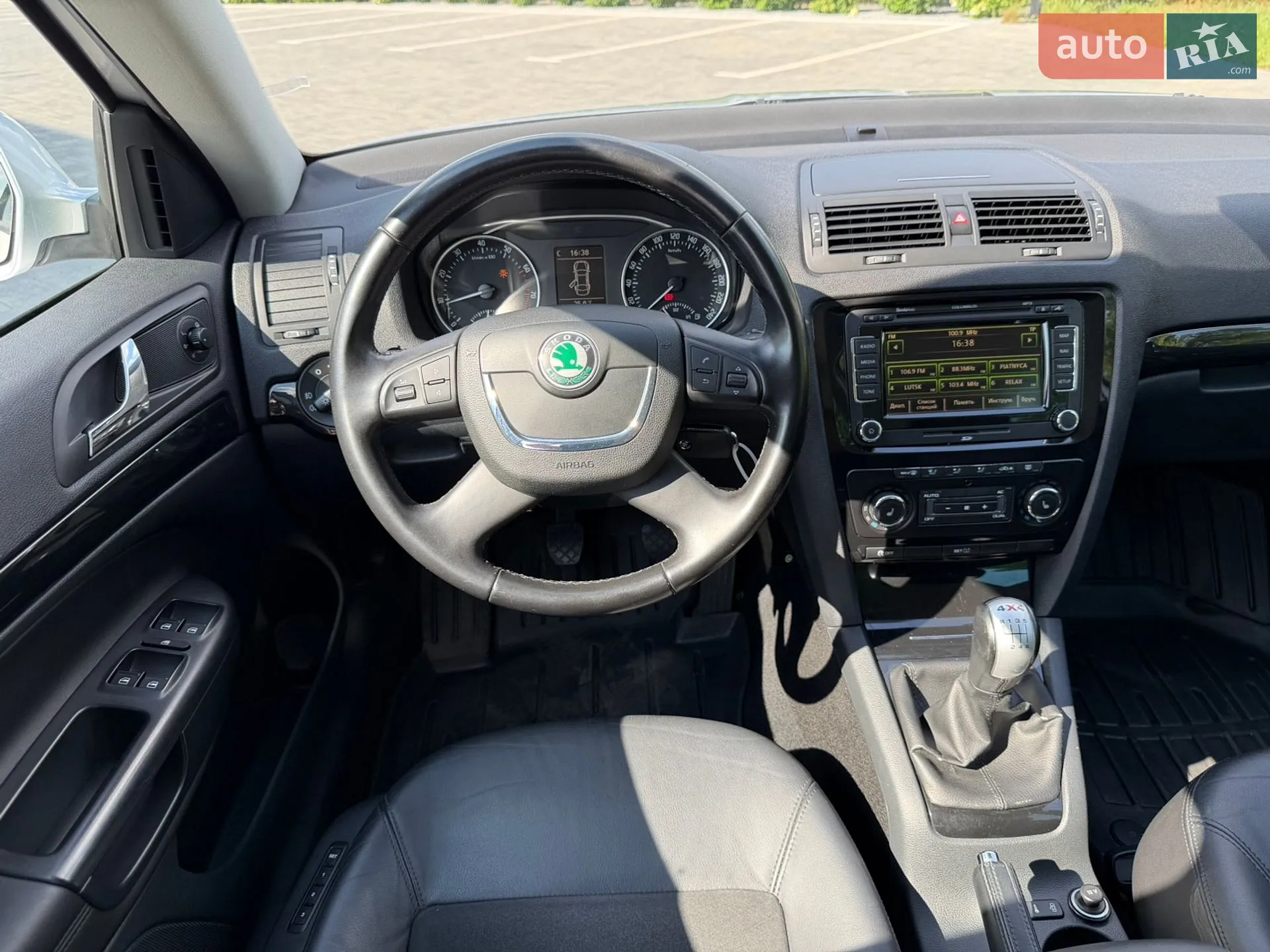 2010 Skoda Octavia - мініатюра 27
