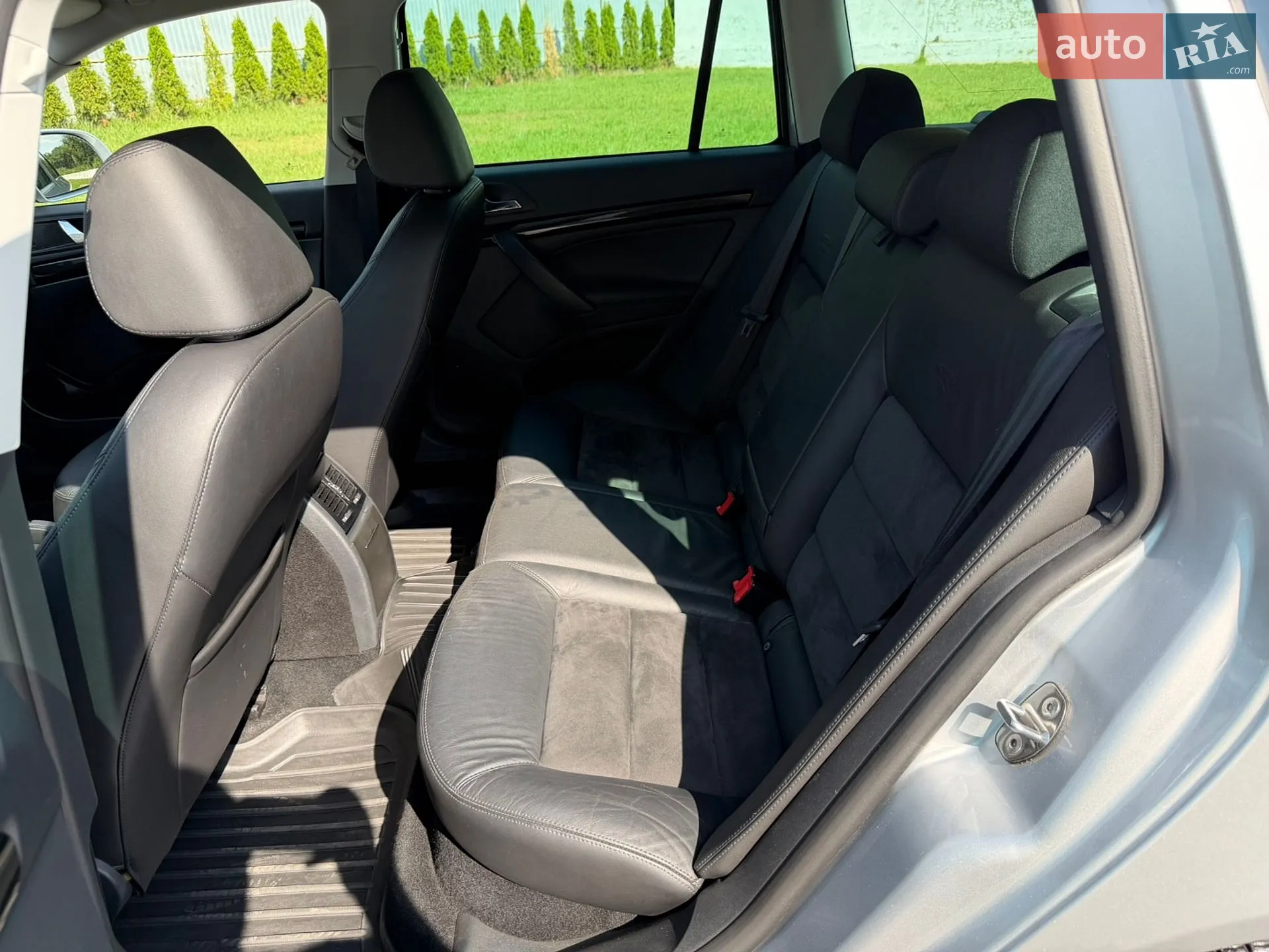 2010 Skoda Octavia - мініатюра 48