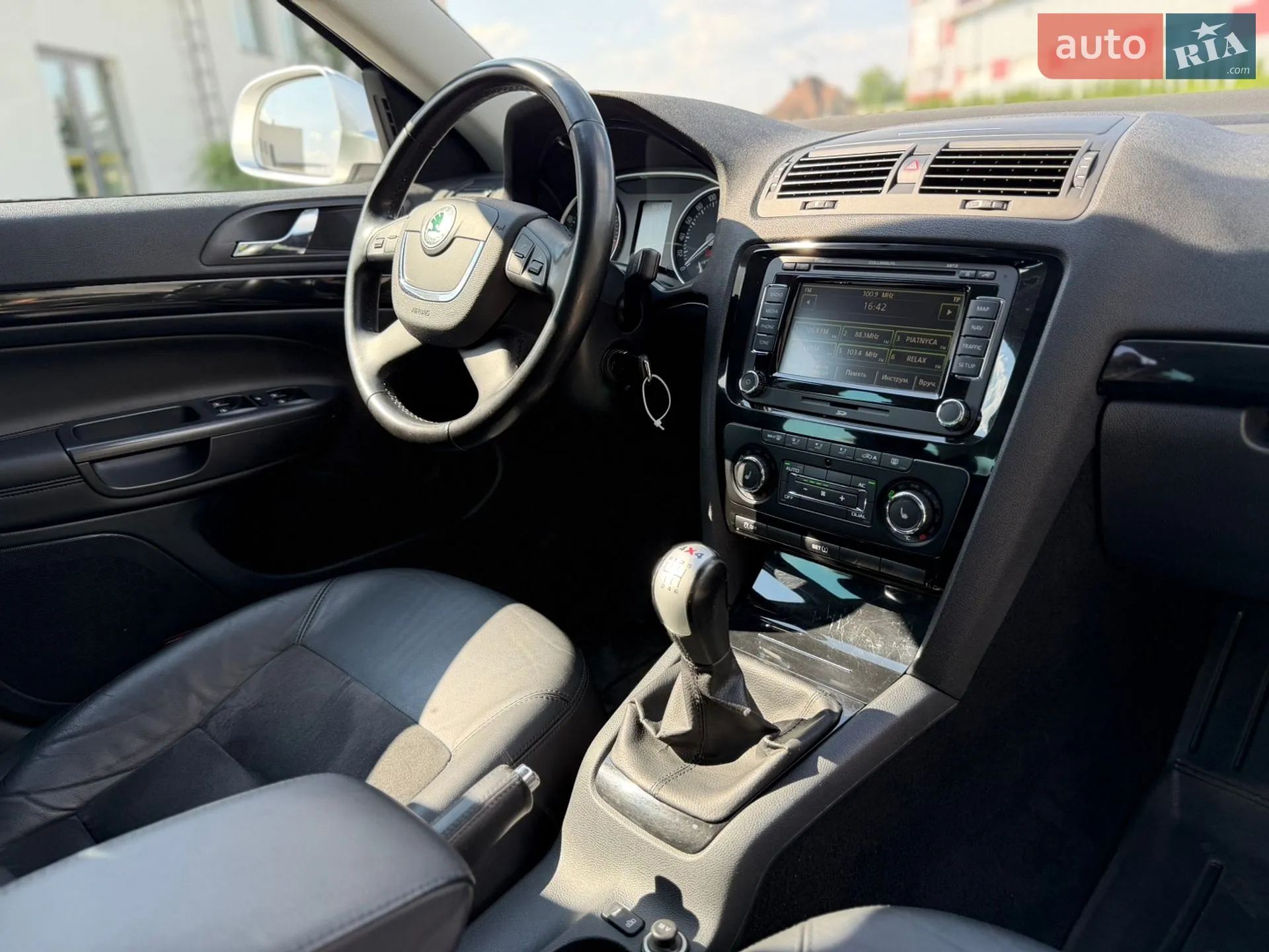 2010 Skoda Octavia - мініатюра 55