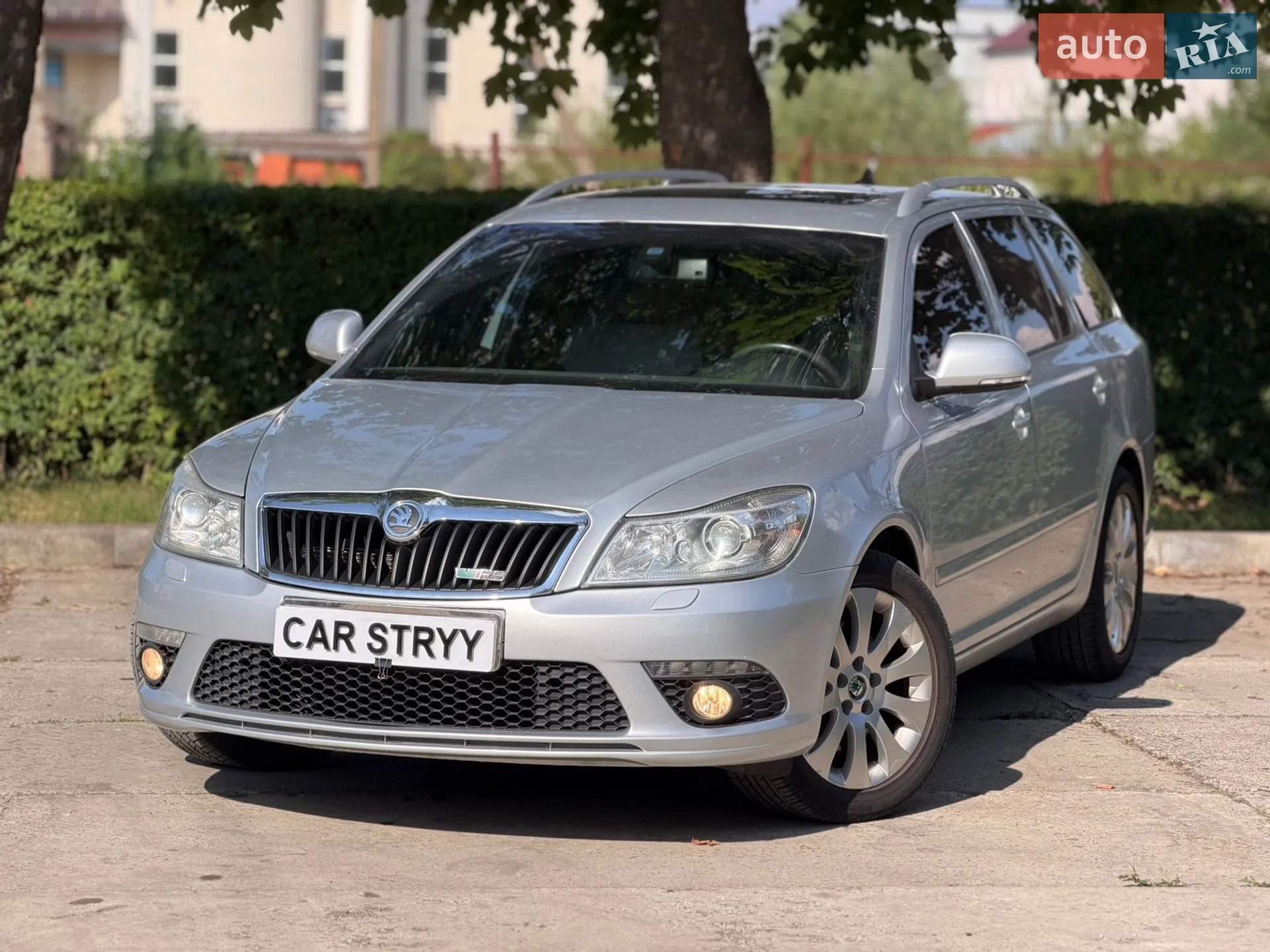 2010 Skoda Octavia - мініатюра 2