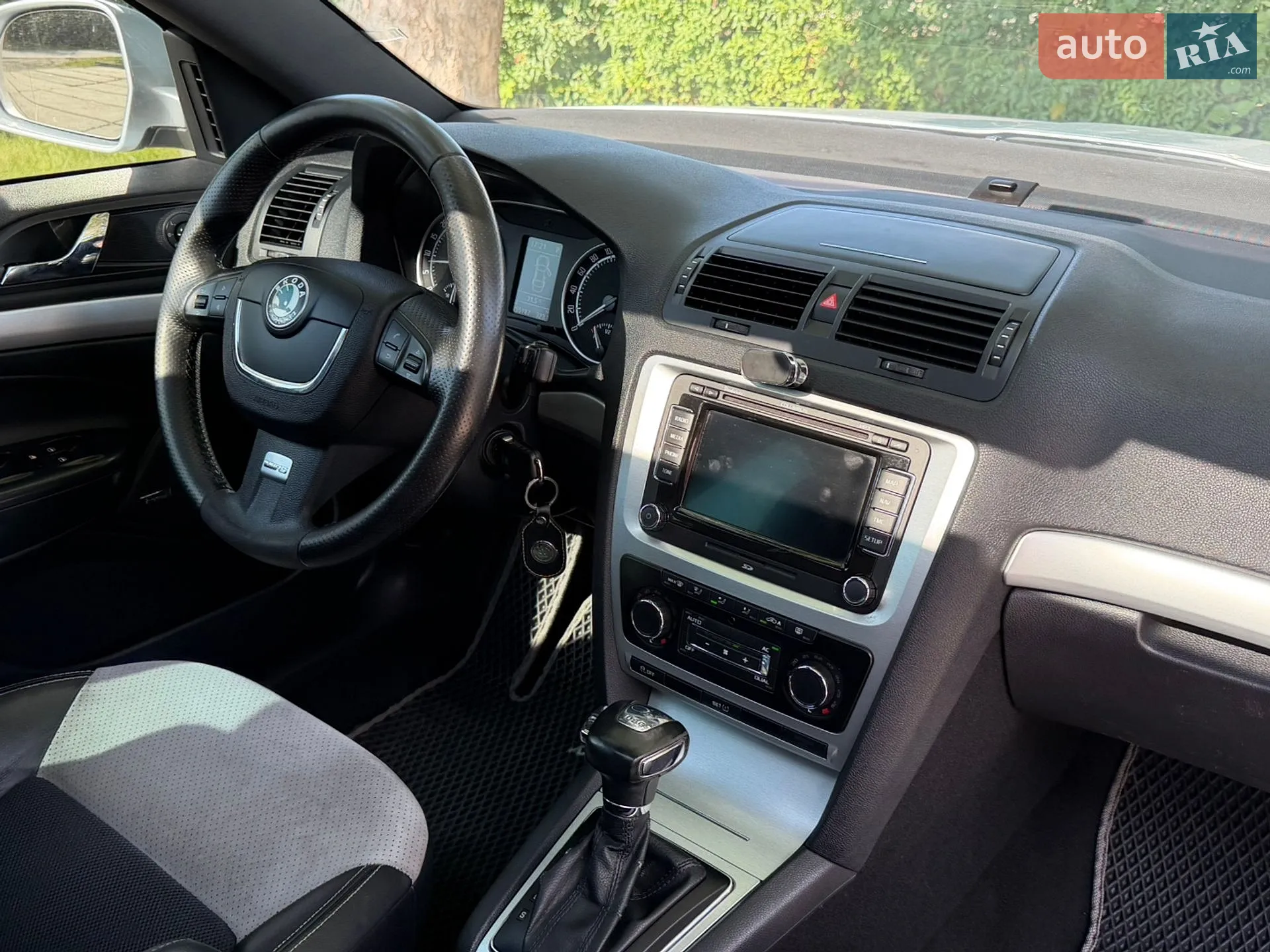 2010 Skoda Octavia - мініатюра 36