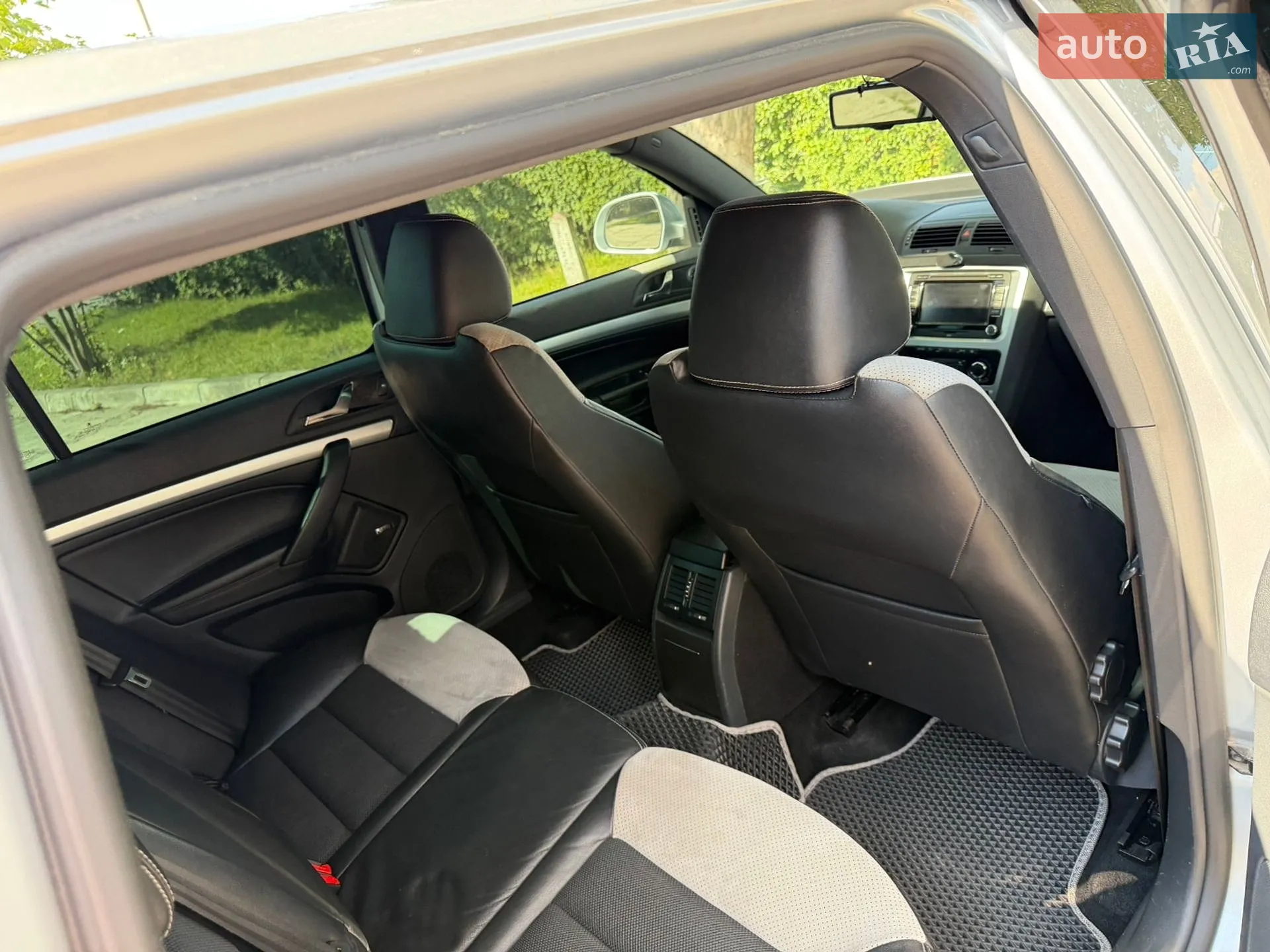 2010 Skoda Octavia - мініатюра 44
