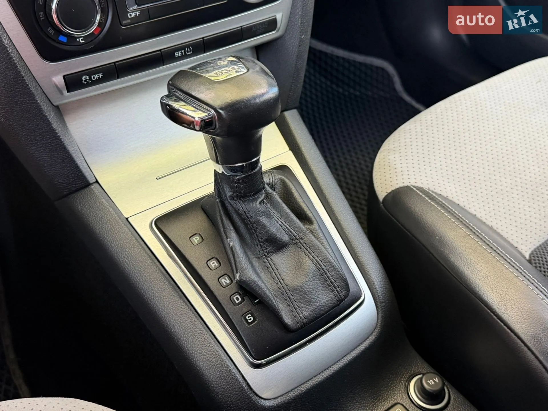 2010 Skoda Octavia - мініатюра 57