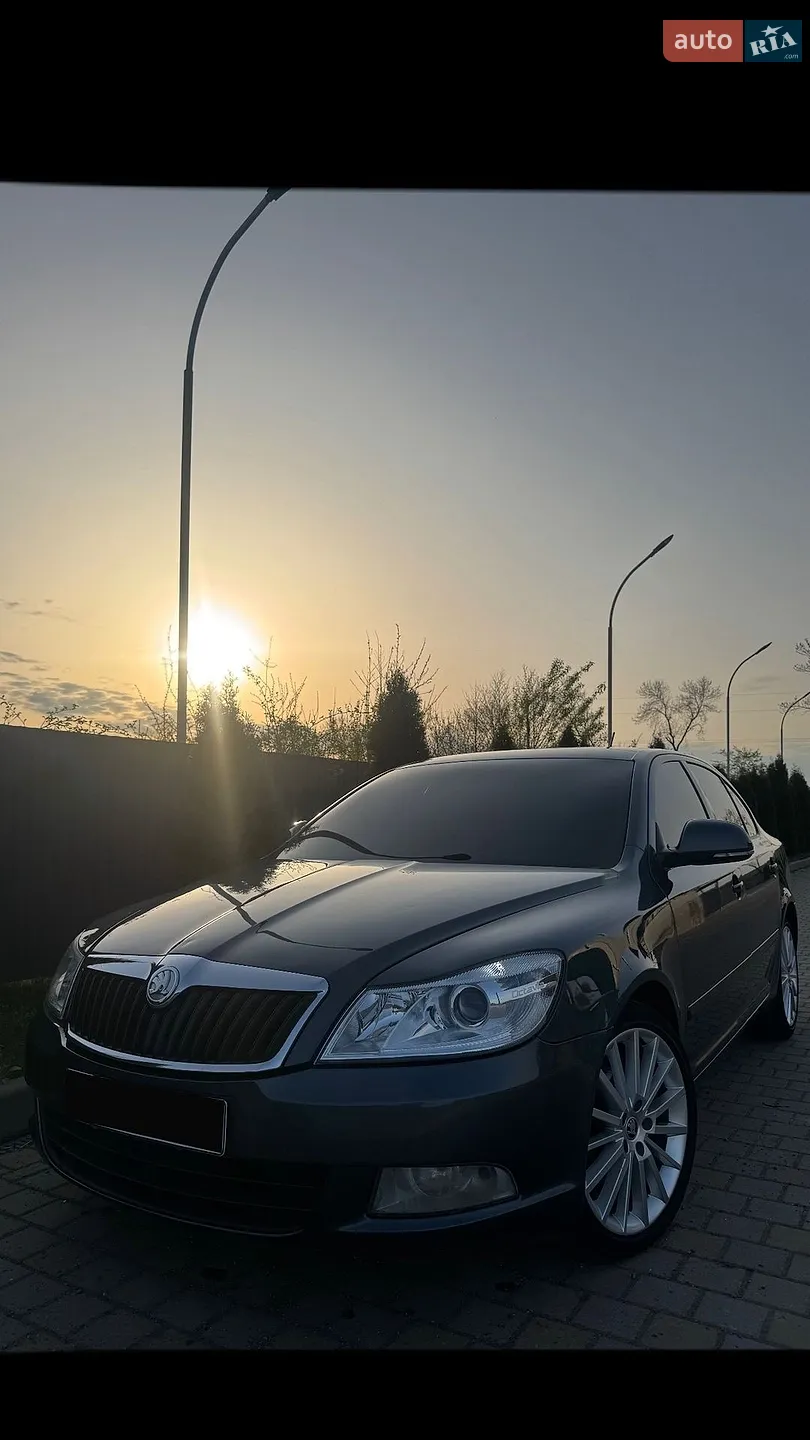 2010 Skoda Octavia - мініатюра 2