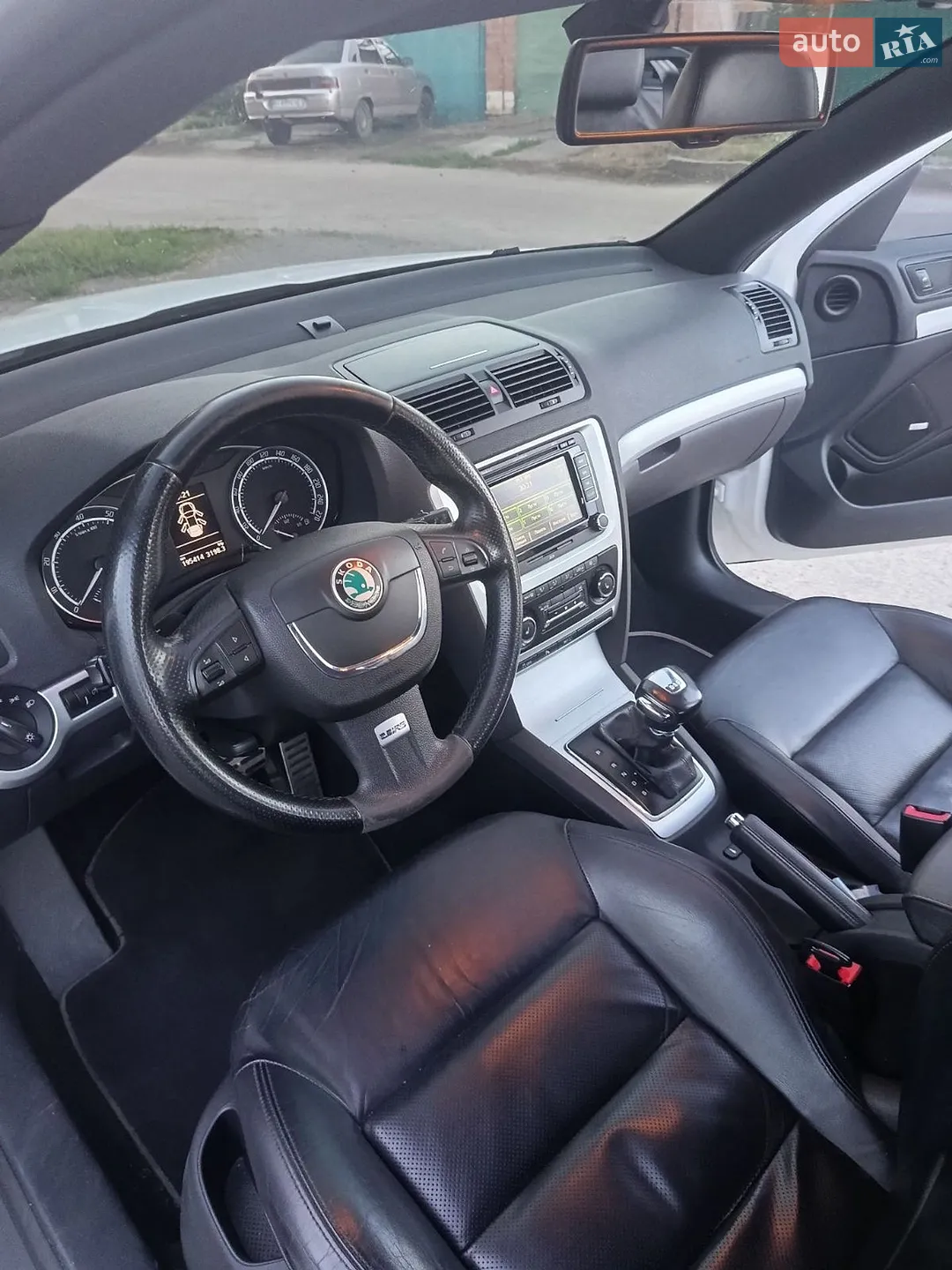 2010 Skoda Octavia - мініатюра 8