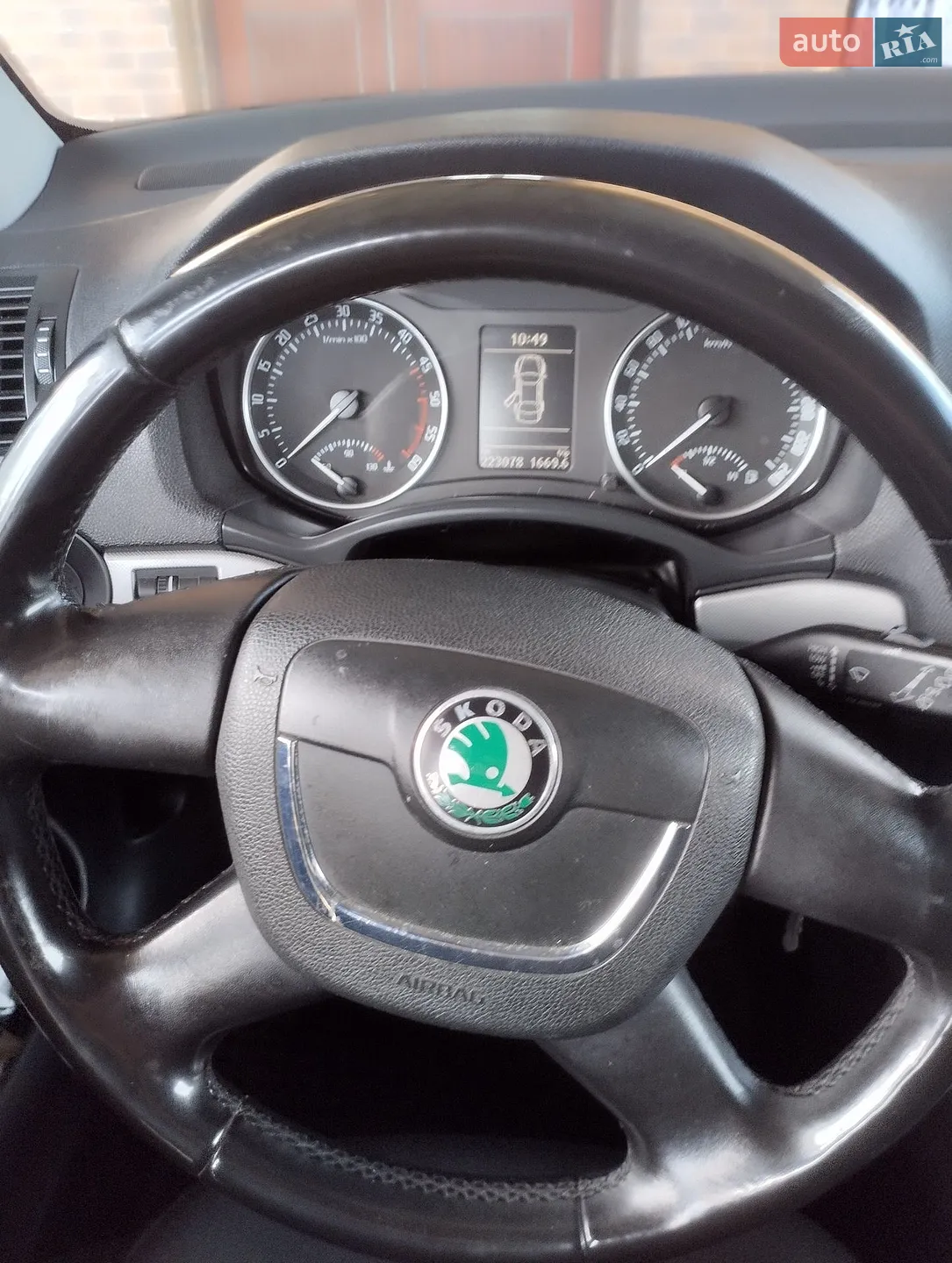 2010 Skoda Octavia - мініатюра 2