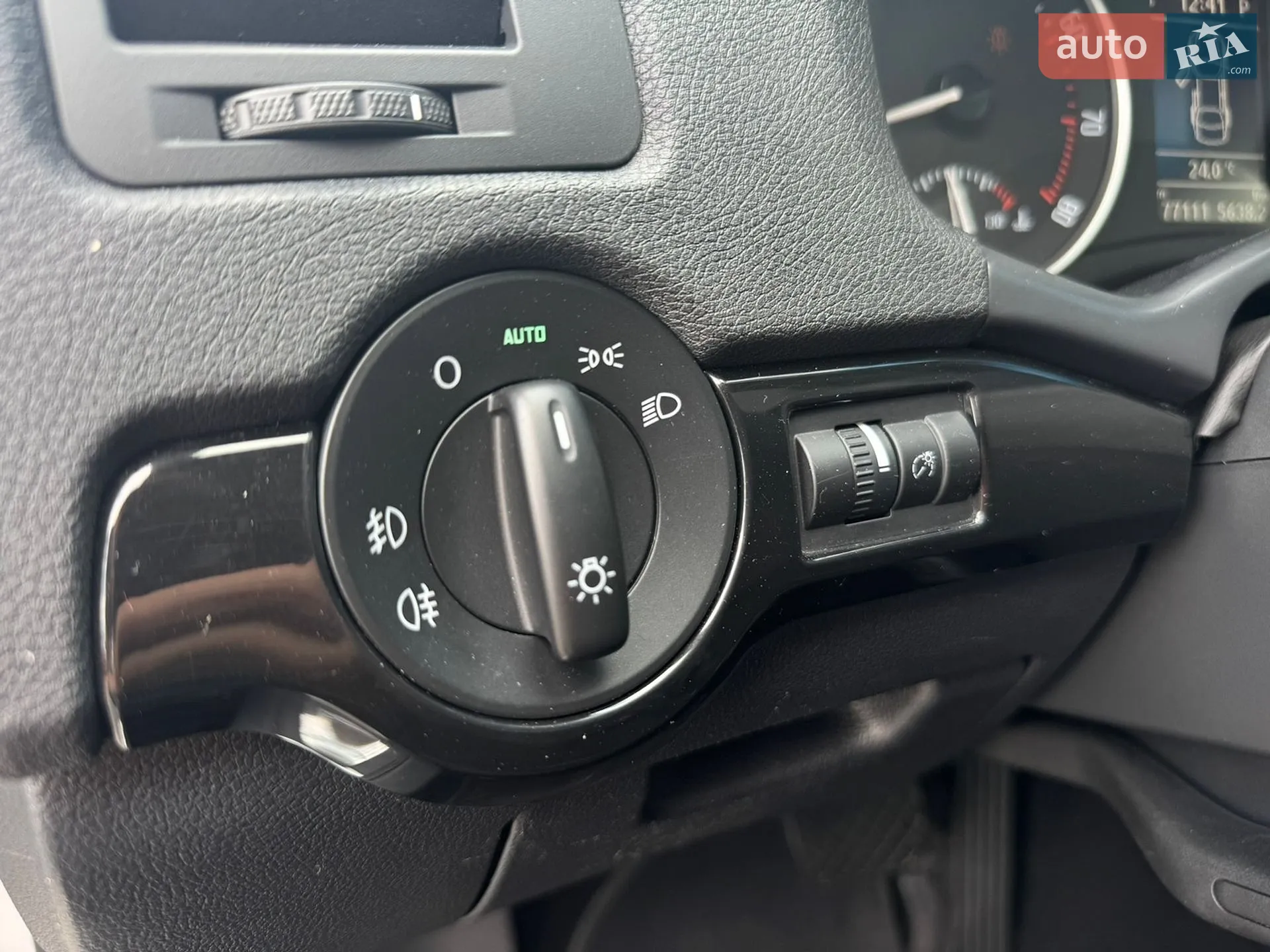 2010 Skoda Octavia - мініатюра 13